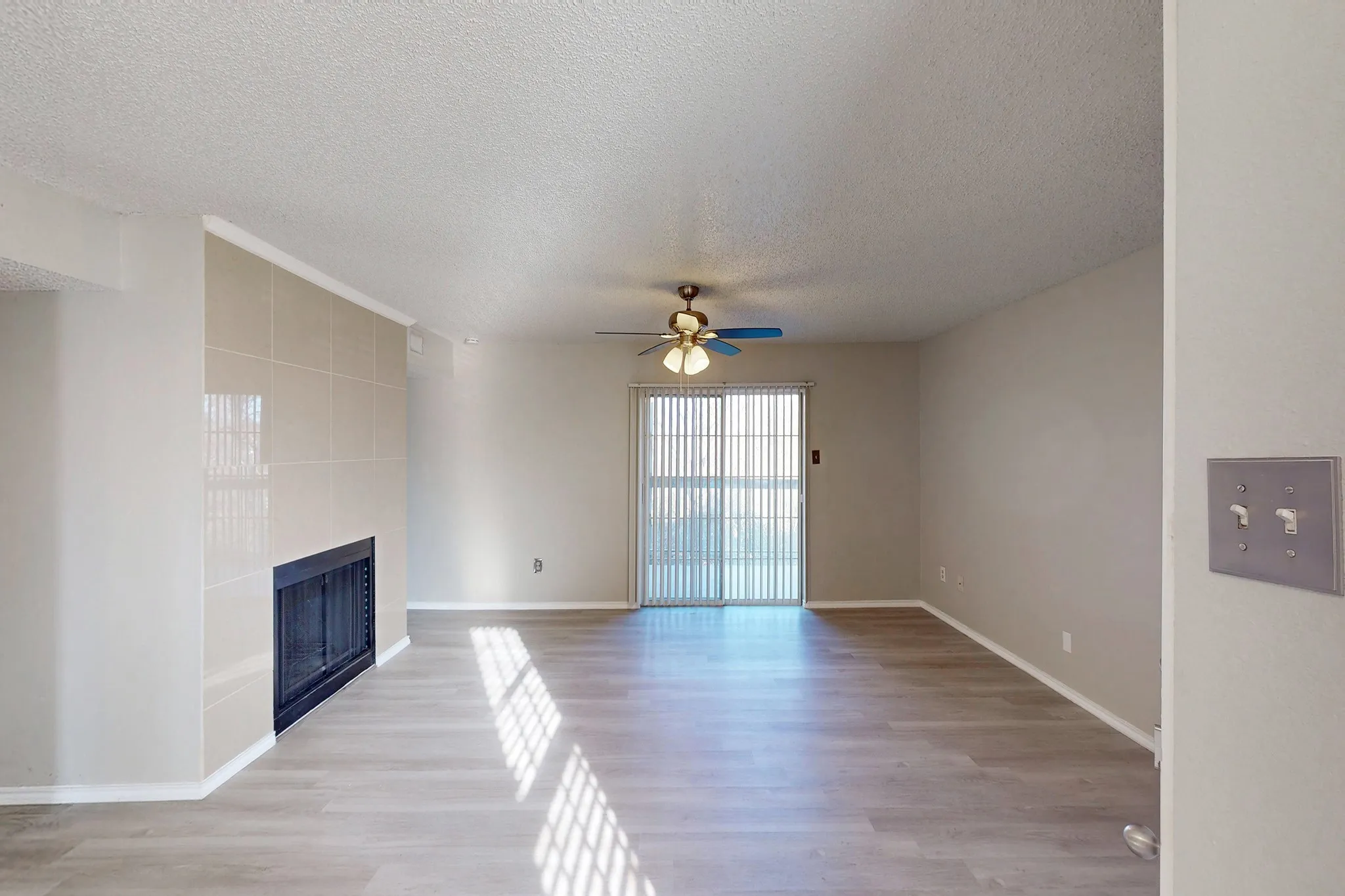 Condominium For Sale in Dallas County , 12484 Abrams Road 2121, Dallas, Texas 75243, 2 Bedroom, 2 Bathroom, Garage spaces, 998 Sqft, built in 1982, Preowned, mls#21173892, Real Estate Agent in Dallas, Homes For Sale in Dallas county, Homes For Sale in Dallas, Realtor in Dallas Texas, Real Estate Brokerage Independent Realty Texas, Luminita Cordes Realtor
