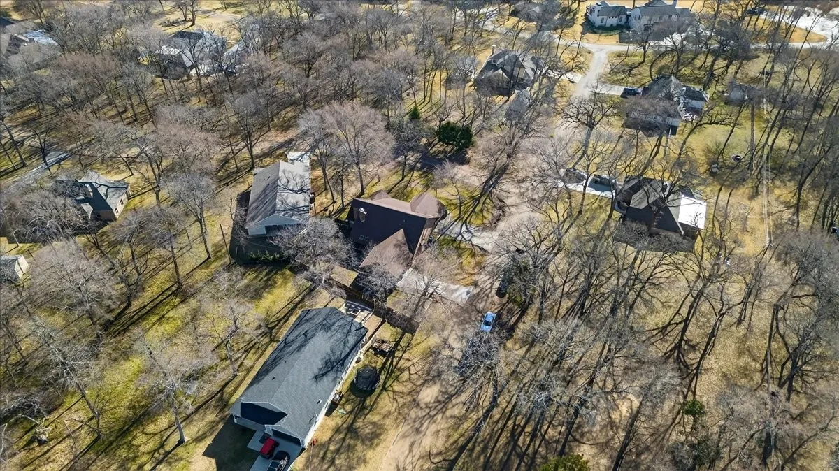 Single Family Residence For Sale in Henderson County , 101 Idlewood Road, Enchanted Oaks, Texas 75156, 3 Bedroom, 2 Bathroom, 2 Garage spaces, 1,866 Sqft, built in 2000, Preowned, mls#21171486, Real Estate Agent in Enchanted Oaks, Homes For Sale in Henderson county, Homes For Sale in Enchanted Oaks, Realtor in Enchanted Oaks Texas, Real Estate Brokerage Independent Realty Texas, Luminita Cordes Realtor