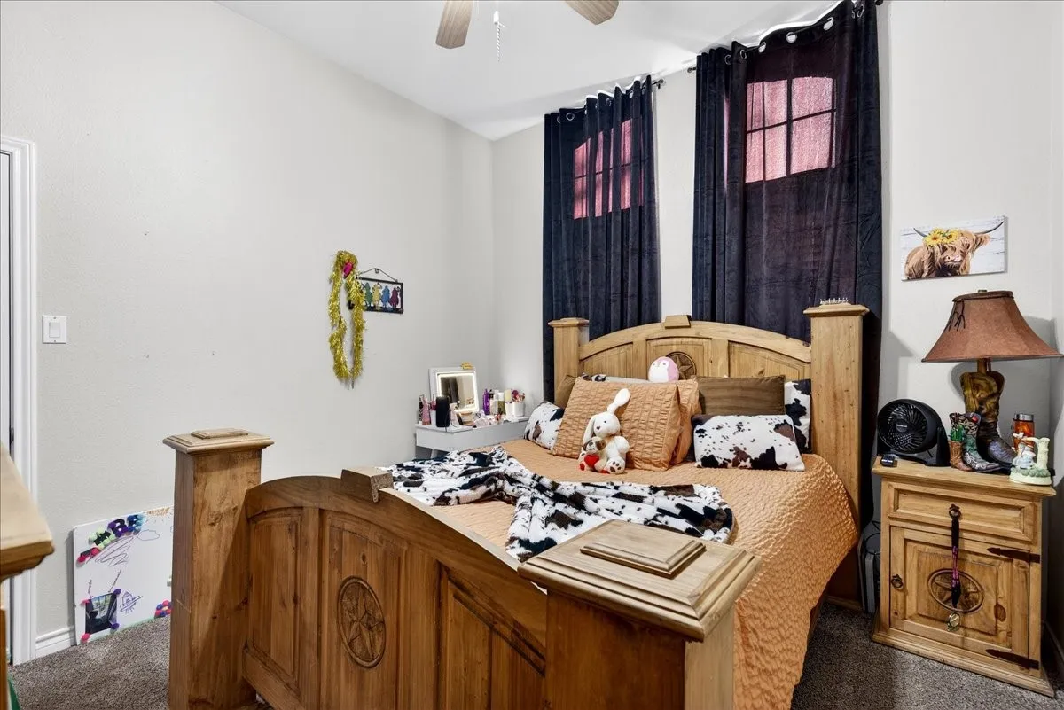 Single Family Residence For Sale in Henderson County , 101 Idlewood Road, Enchanted Oaks, Texas 75156, 3 Bedroom, 2 Bathroom, 2 Garage spaces, 1,866 Sqft, built in 2000, Preowned, mls#21171486, Real Estate Agent in Enchanted Oaks, Homes For Sale in Henderson county, Homes For Sale in Enchanted Oaks, Realtor in Enchanted Oaks Texas, Real Estate Brokerage Independent Realty Texas, Luminita Cordes Realtor