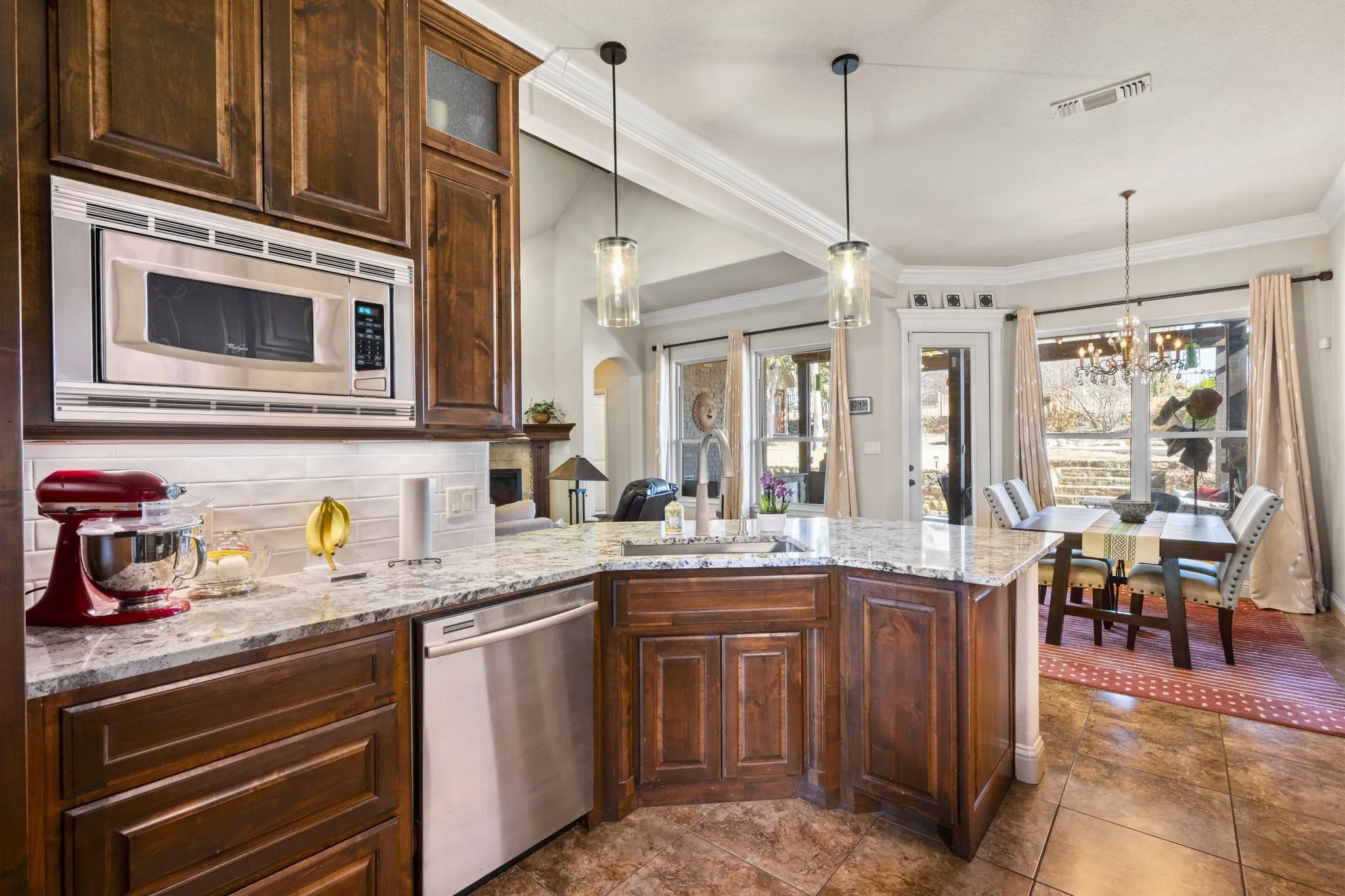 Single Family Residence For Sale in Hood County , 3719 Lonesome Creek Road, Granbury, Texas 76049, 4 Bedroom, 3 Bathroom, 2 Garage spaces, 2,310 Sqft, built in 2011, Preowned, mls#21171346, Real Estate Agent in Granbury, Homes For Sale in Hood county, Homes For Sale in Granbury, Realtor in Granbury Texas, Real Estate Brokerage Independent Realty Texas, Luminita Cordes Realtor