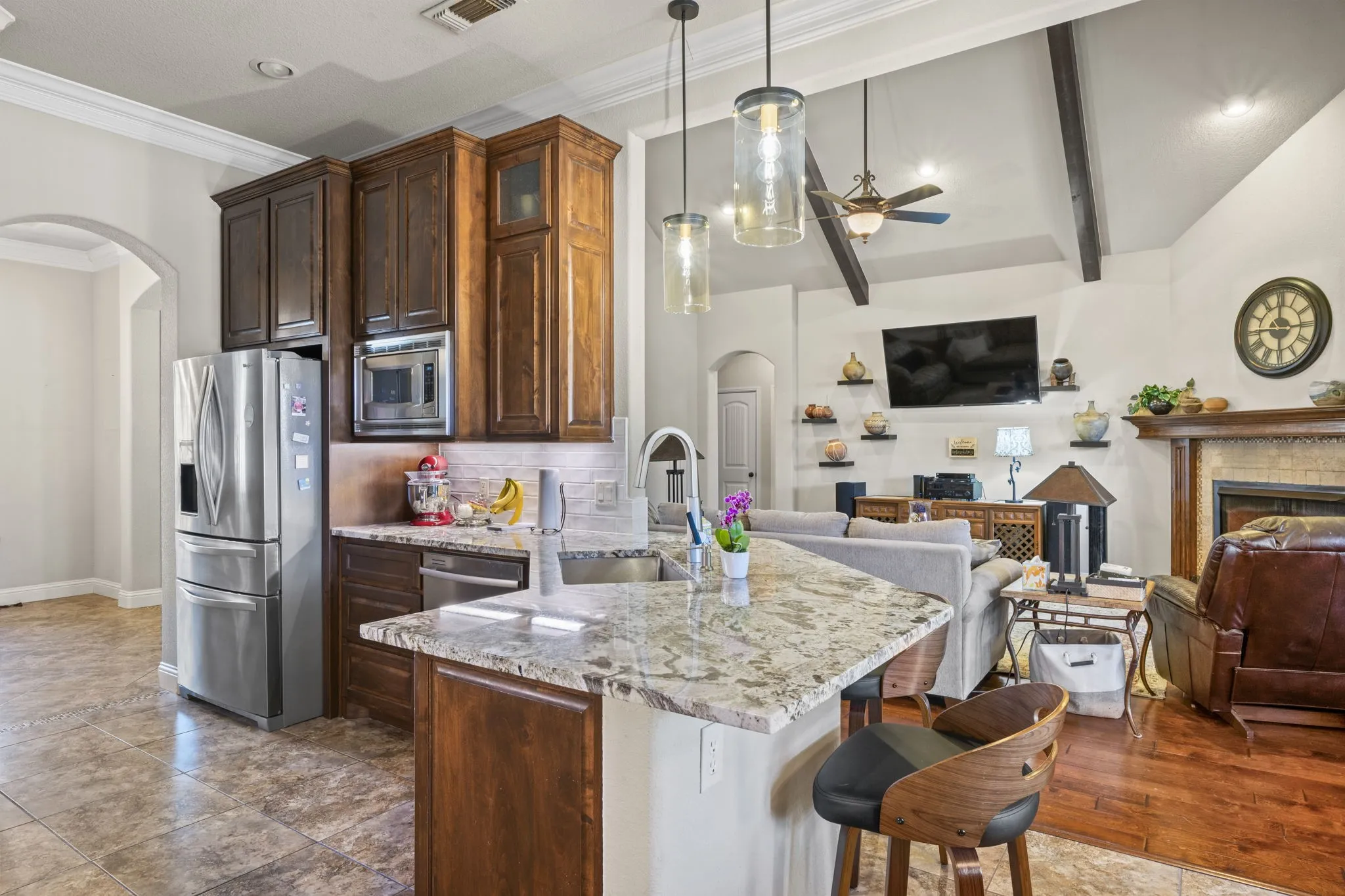 Single Family Residence For Sale in Hood County , 3719 Lonesome Creek Road, Granbury, Texas 76049, 4 Bedroom, 3 Bathroom, 2 Garage spaces, 2,310 Sqft, built in 2011, Preowned, mls#21171346, Real Estate Agent in Granbury, Homes For Sale in Hood county, Homes For Sale in Granbury, Realtor in Granbury Texas, Real Estate Brokerage Independent Realty Texas, Luminita Cordes Realtor