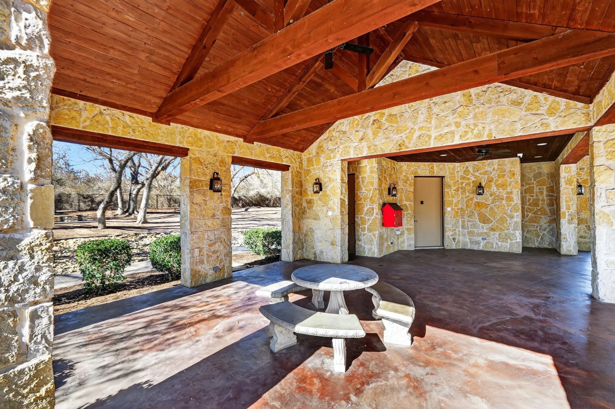 Single Family Residence For Sale in Hood County , 3719 Lonesome Creek Road, Granbury, Texas 76049, 4 Bedroom, 3 Bathroom, 2 Garage spaces, 2,310 Sqft, built in 2011, Preowned, mls#21171346, Real Estate Agent in Granbury, Homes For Sale in Hood county, Homes For Sale in Granbury, Realtor in Granbury Texas, Real Estate Brokerage Independent Realty Texas, Luminita Cordes Realtor