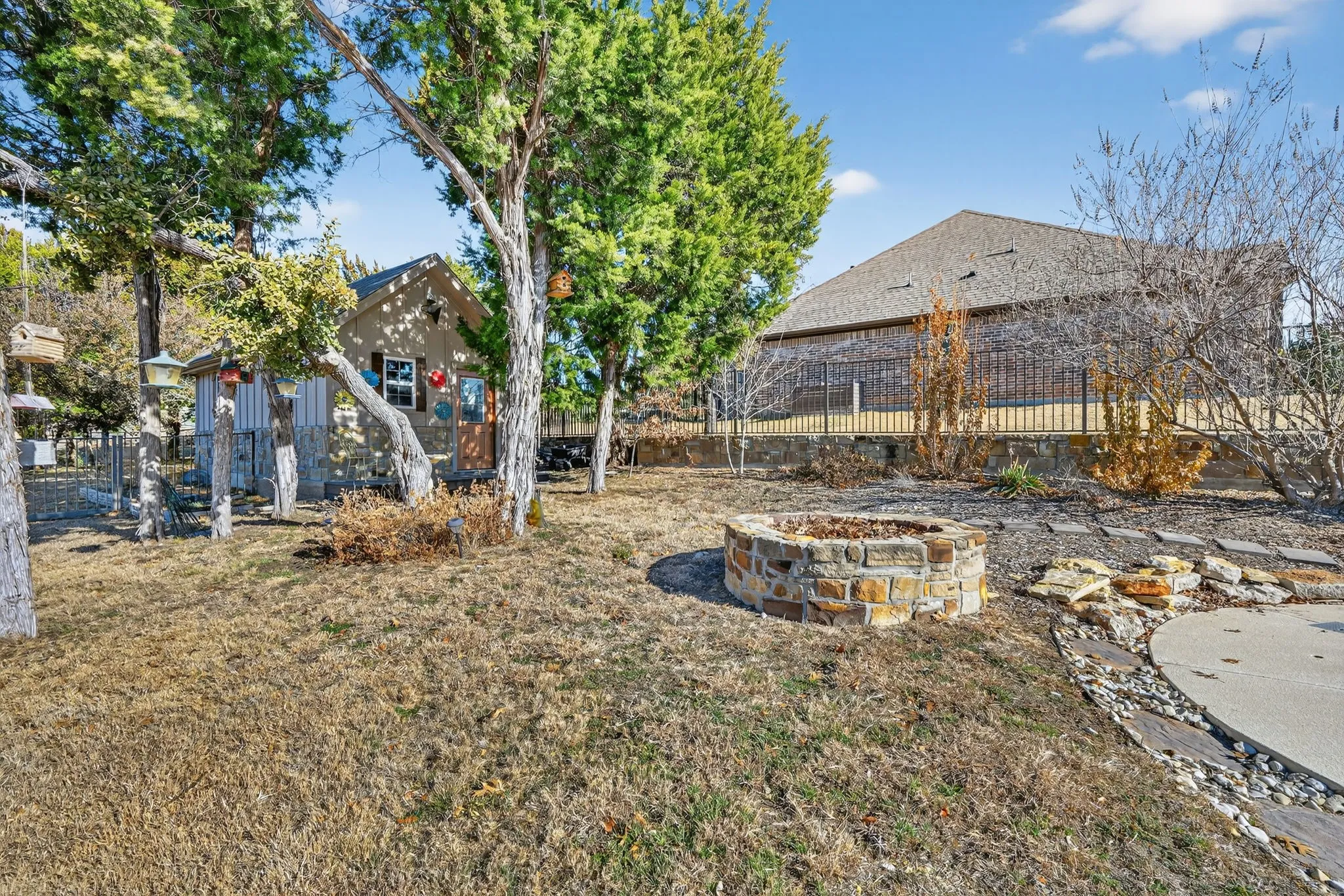 Single Family Residence For Sale in Hood County , 3719 Lonesome Creek Road, Granbury, Texas 76049, 4 Bedroom, 3 Bathroom, 2 Garage spaces, 2,310 Sqft, built in 2011, Preowned, mls#21171346, Real Estate Agent in Granbury, Homes For Sale in Hood county, Homes For Sale in Granbury, Realtor in Granbury Texas, Real Estate Brokerage Independent Realty Texas, Luminita Cordes Realtor