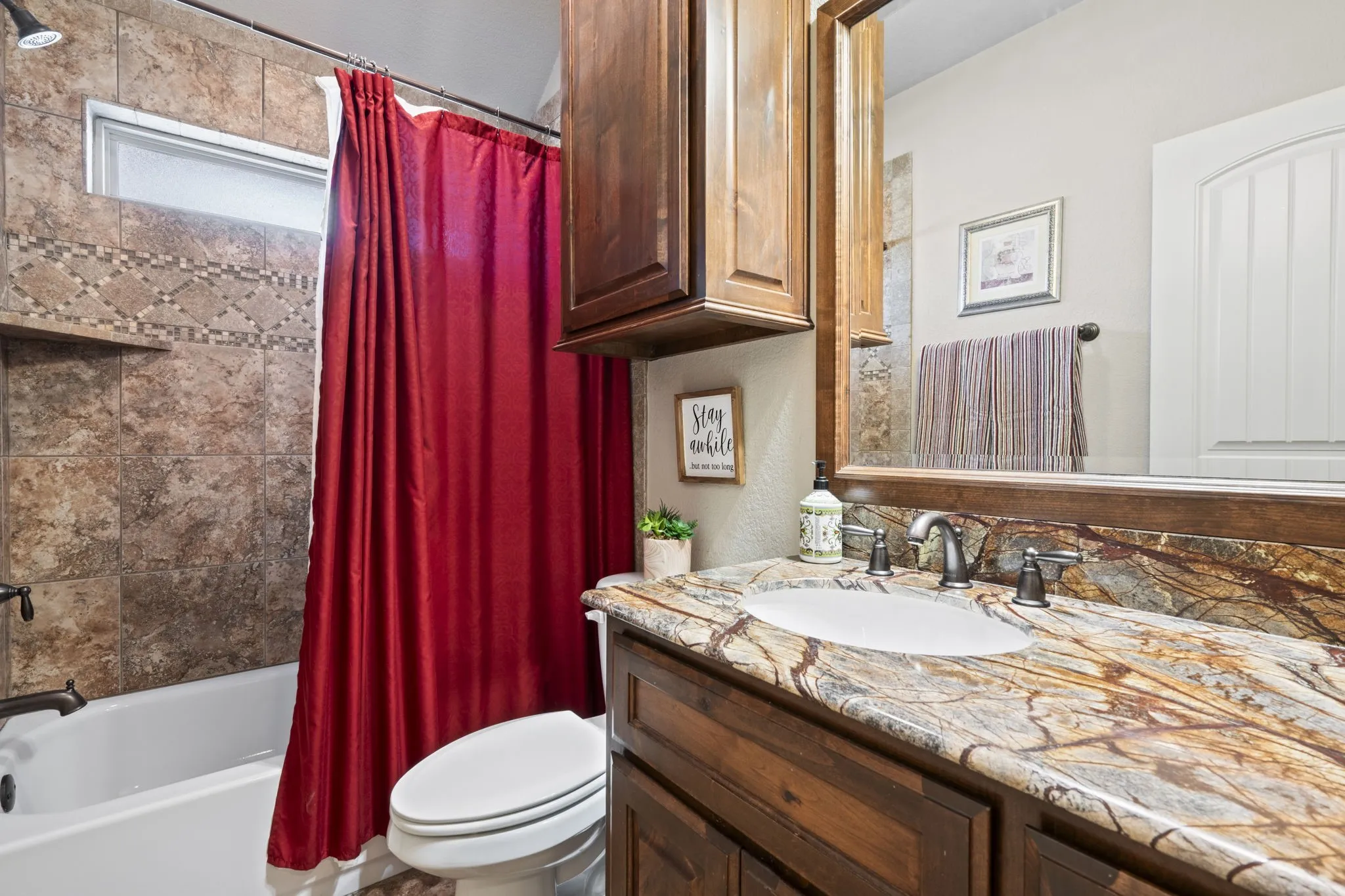 Single Family Residence For Sale in Hood County , 3719 Lonesome Creek Road, Granbury, Texas 76049, 4 Bedroom, 3 Bathroom, 2 Garage spaces, 2,310 Sqft, built in 2011, Preowned, mls#21171346, Real Estate Agent in Granbury, Homes For Sale in Hood county, Homes For Sale in Granbury, Realtor in Granbury Texas, Real Estate Brokerage Independent Realty Texas, Luminita Cordes Realtor