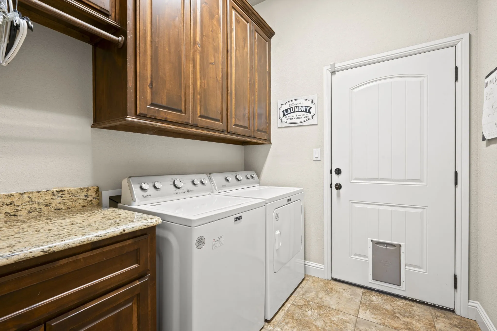 Single Family Residence For Sale in Hood County , 3719 Lonesome Creek Road, Granbury, Texas 76049, 4 Bedroom, 3 Bathroom, 2 Garage spaces, 2,310 Sqft, built in 2011, Preowned, mls#21171346, Real Estate Agent in Granbury, Homes For Sale in Hood county, Homes For Sale in Granbury, Realtor in Granbury Texas, Real Estate Brokerage Independent Realty Texas, Luminita Cordes Realtor