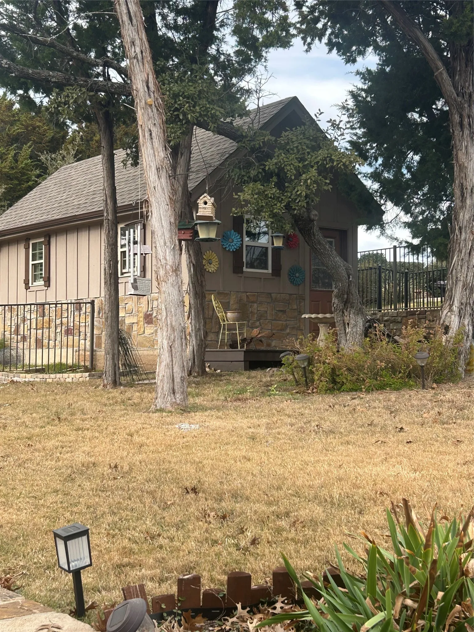 Single Family Residence For Sale in Hood County , 3719 Lonesome Creek Road, Granbury, Texas 76049, 4 Bedroom, 3 Bathroom, 2 Garage spaces, 2,310 Sqft, built in 2011, Preowned, mls#21171346, Real Estate Agent in Granbury, Homes For Sale in Hood county, Homes For Sale in Granbury, Realtor in Granbury Texas, Real Estate Brokerage Independent Realty Texas, Luminita Cordes Realtor