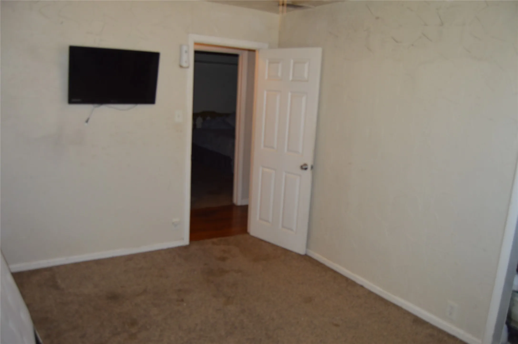 Single Family Residence For Sale in Johnson County , 112 S 2nd Street, Godley, Texas 76044, 3 Bedroom, 2 Bathroom, Garage spaces, 1,464 Sqft, built in 1963, mls#21174003, Real Estate Agent in Godley, Homes For Sale in Johnson county, Homes For Sale in Godley, Realtor in Godley Texas, Real Estate Brokerage Independent Realty Texas, Luminita Cordes Realtor