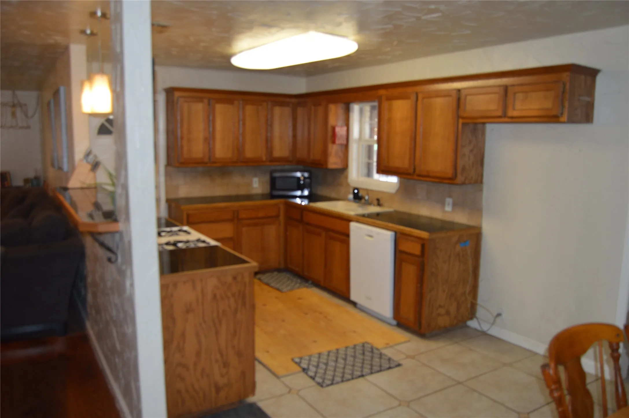 Single Family Residence For Sale in Johnson County , 112 S 2nd Street, Godley, Texas 76044, 3 Bedroom, 2 Bathroom, Garage spaces, 1,464 Sqft, built in 1963, mls#21174003, Real Estate Agent in Godley, Homes For Sale in Johnson county, Homes For Sale in Godley, Realtor in Godley Texas, Real Estate Brokerage Independent Realty Texas, Luminita Cordes Realtor