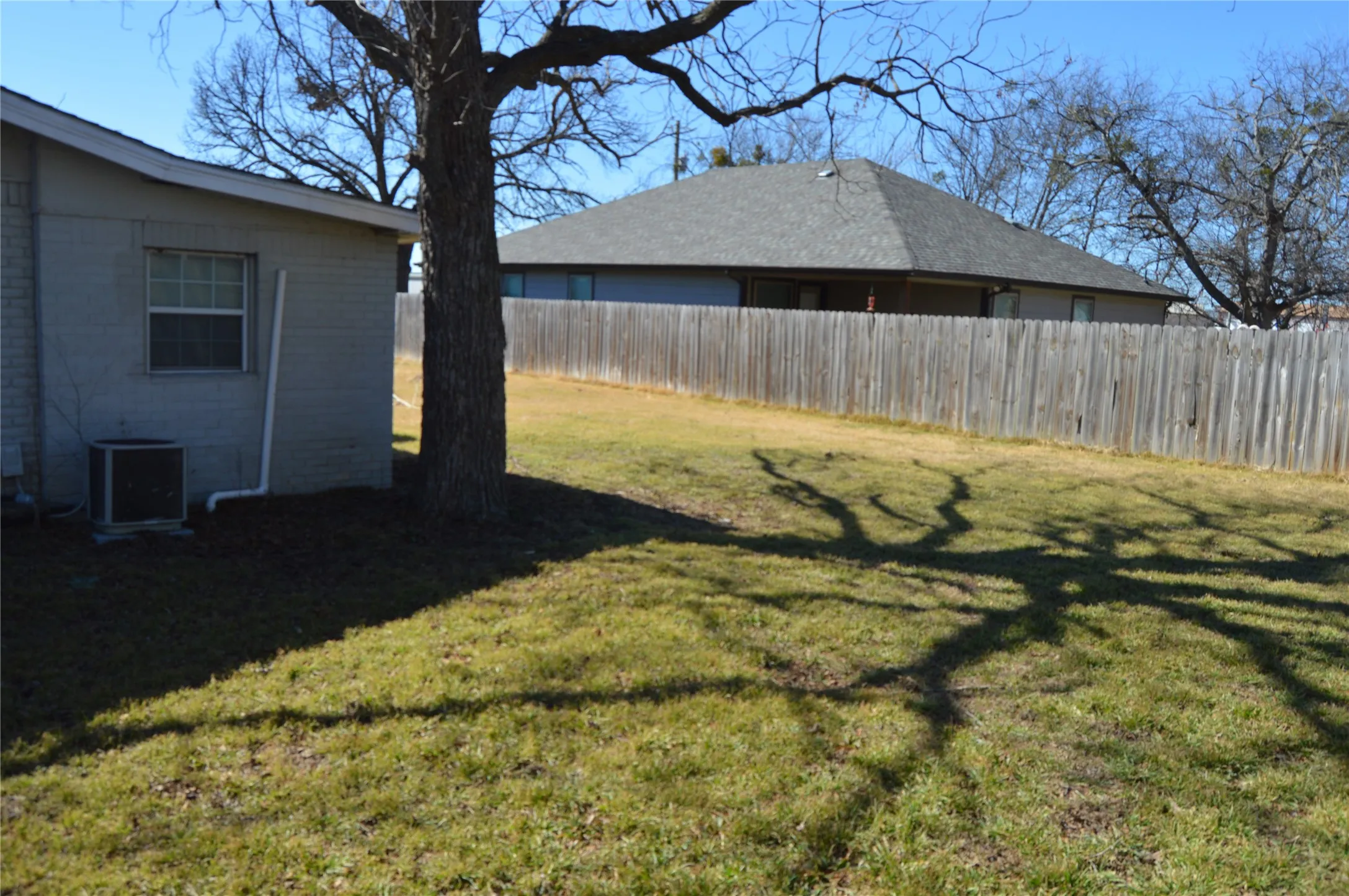 Single Family Residence For Sale in Johnson County , 112 S 2nd Street, Godley, Texas 76044, 3 Bedroom, 2 Bathroom, Garage spaces, 1,464 Sqft, built in 1963, mls#21174003, Real Estate Agent in Godley, Homes For Sale in Johnson county, Homes For Sale in Godley, Realtor in Godley Texas, Real Estate Brokerage Independent Realty Texas, Luminita Cordes Realtor