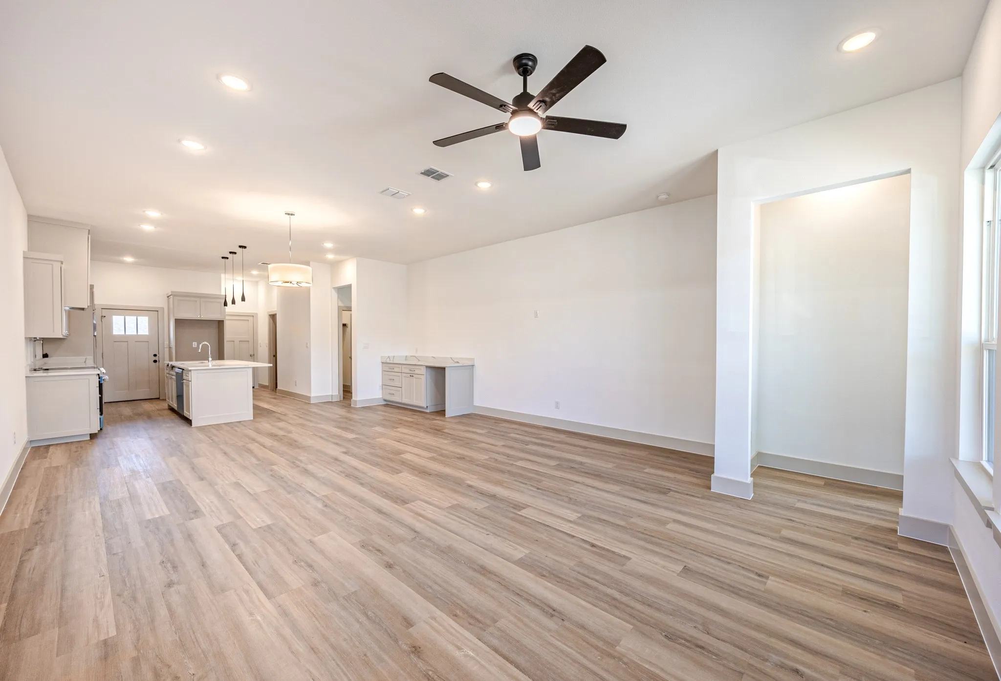 Single Family Residence For Sale in Tarrant County , 2613 Walker Street, Fort Worth, Texas 76105, 3 Bedroom, 2 Bathroom, 2 Garage spaces, 1,511 Sqft, built in 2026, New Construction - Complete, mls#21167680, Real Estate Agent in Fort Worth, Homes For Sale in Tarrant county, Homes For Sale in Fort Worth, Realtor in Fort Worth Texas, Real Estate Brokerage Independent Realty Texas, Luminita Cordes Realtor