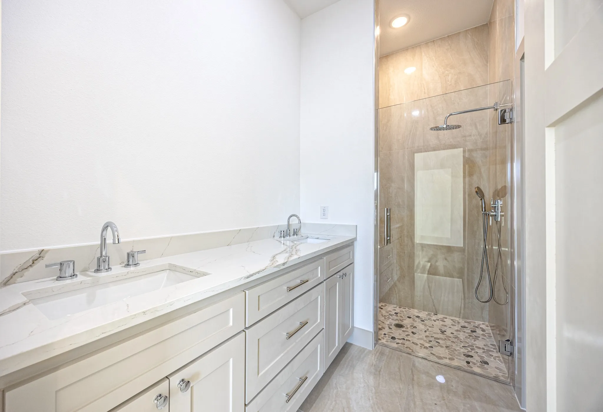 Single Family Residence For Sale in Tarrant County , 2613 Walker Street, Fort Worth, Texas 76105, 3 Bedroom, 2 Bathroom, 2 Garage spaces, 1,511 Sqft, built in 2026, New Construction - Complete, mls#21167680, Real Estate Agent in Fort Worth, Homes For Sale in Tarrant county, Homes For Sale in Fort Worth, Realtor in Fort Worth Texas, Real Estate Brokerage Independent Realty Texas, Luminita Cordes Realtor