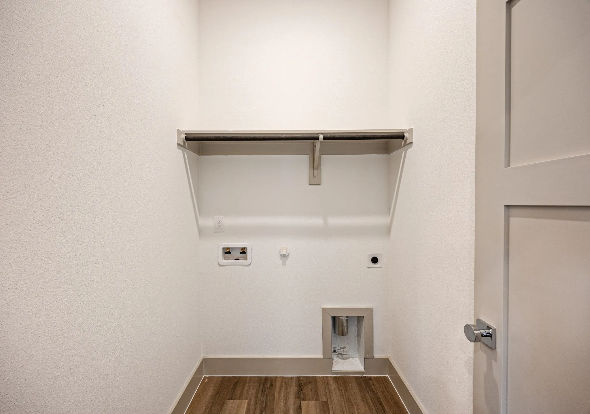 Single Family Residence For Sale in Tarrant County , 2613 Walker Street, Fort Worth, Texas 76105, 3 Bedroom, 2 Bathroom, 2 Garage spaces, 1,511 Sqft, built in 2026, New Construction - Complete, mls#21167680, Real Estate Agent in Fort Worth, Homes For Sale in Tarrant county, Homes For Sale in Fort Worth, Realtor in Fort Worth Texas, Real Estate Brokerage Independent Realty Texas, Luminita Cordes Realtor