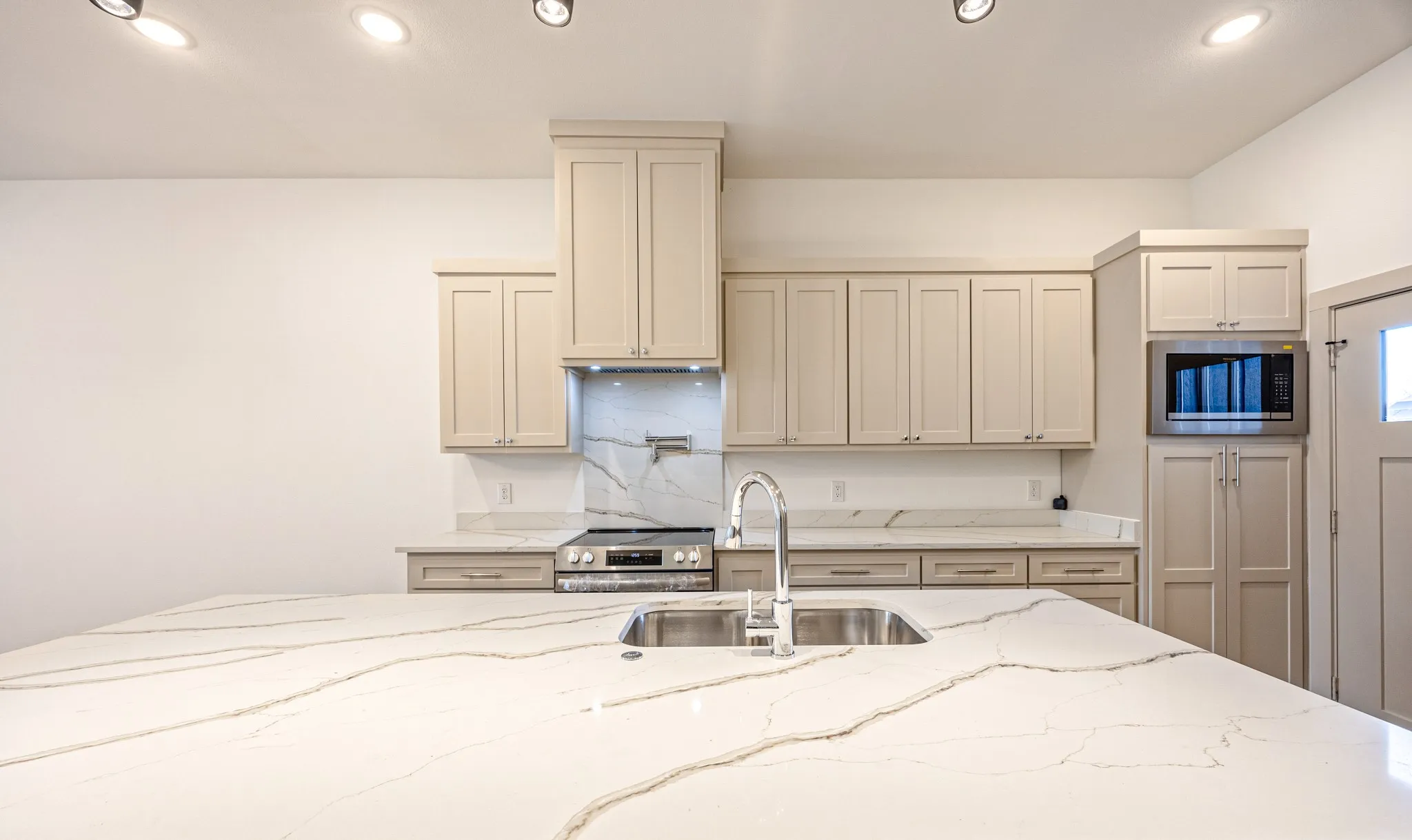 Single Family Residence For Sale in Tarrant County , 2613 Walker Street, Fort Worth, Texas 76105, 3 Bedroom, 2 Bathroom, 2 Garage spaces, 1,511 Sqft, built in 2026, New Construction - Complete, mls#21167680, Real Estate Agent in Fort Worth, Homes For Sale in Tarrant county, Homes For Sale in Fort Worth, Realtor in Fort Worth Texas, Real Estate Brokerage Independent Realty Texas, Luminita Cordes Realtor