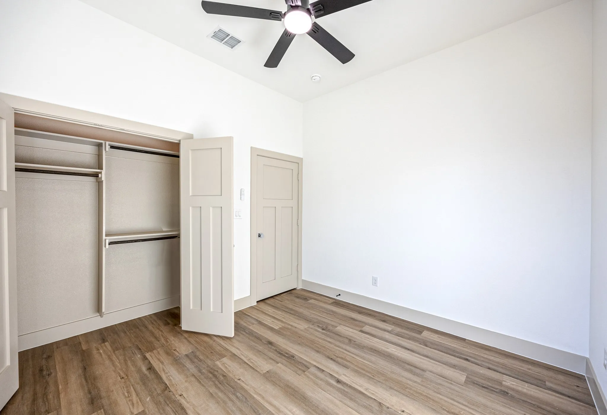 Single Family Residence For Sale in Tarrant County , 2613 Walker Street, Fort Worth, Texas 76105, 3 Bedroom, 2 Bathroom, 2 Garage spaces, 1,511 Sqft, built in 2026, New Construction - Complete, mls#21167680, Real Estate Agent in Fort Worth, Homes For Sale in Tarrant county, Homes For Sale in Fort Worth, Realtor in Fort Worth Texas, Real Estate Brokerage Independent Realty Texas, Luminita Cordes Realtor