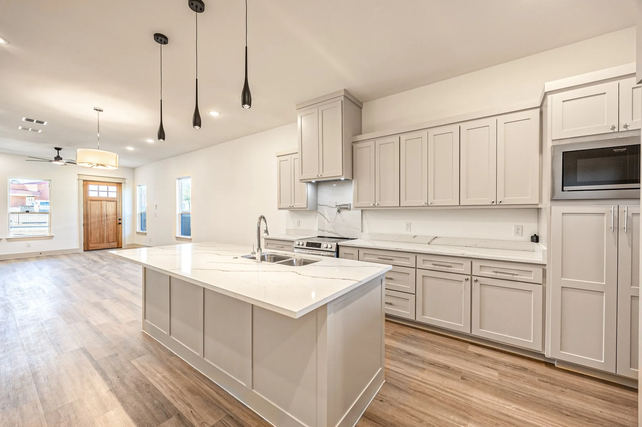 Single Family Residence For Sale in Tarrant County , 2613 Walker Street, Fort Worth, Texas 76105, 3 Bedroom, 2 Bathroom, 2 Garage spaces, 1,511 Sqft, built in 2026, New Construction - Complete, mls#21167680, Real Estate Agent in Fort Worth, Homes For Sale in Tarrant county, Homes For Sale in Fort Worth, Realtor in Fort Worth Texas, Real Estate Brokerage Independent Realty Texas, Luminita Cordes Realtor