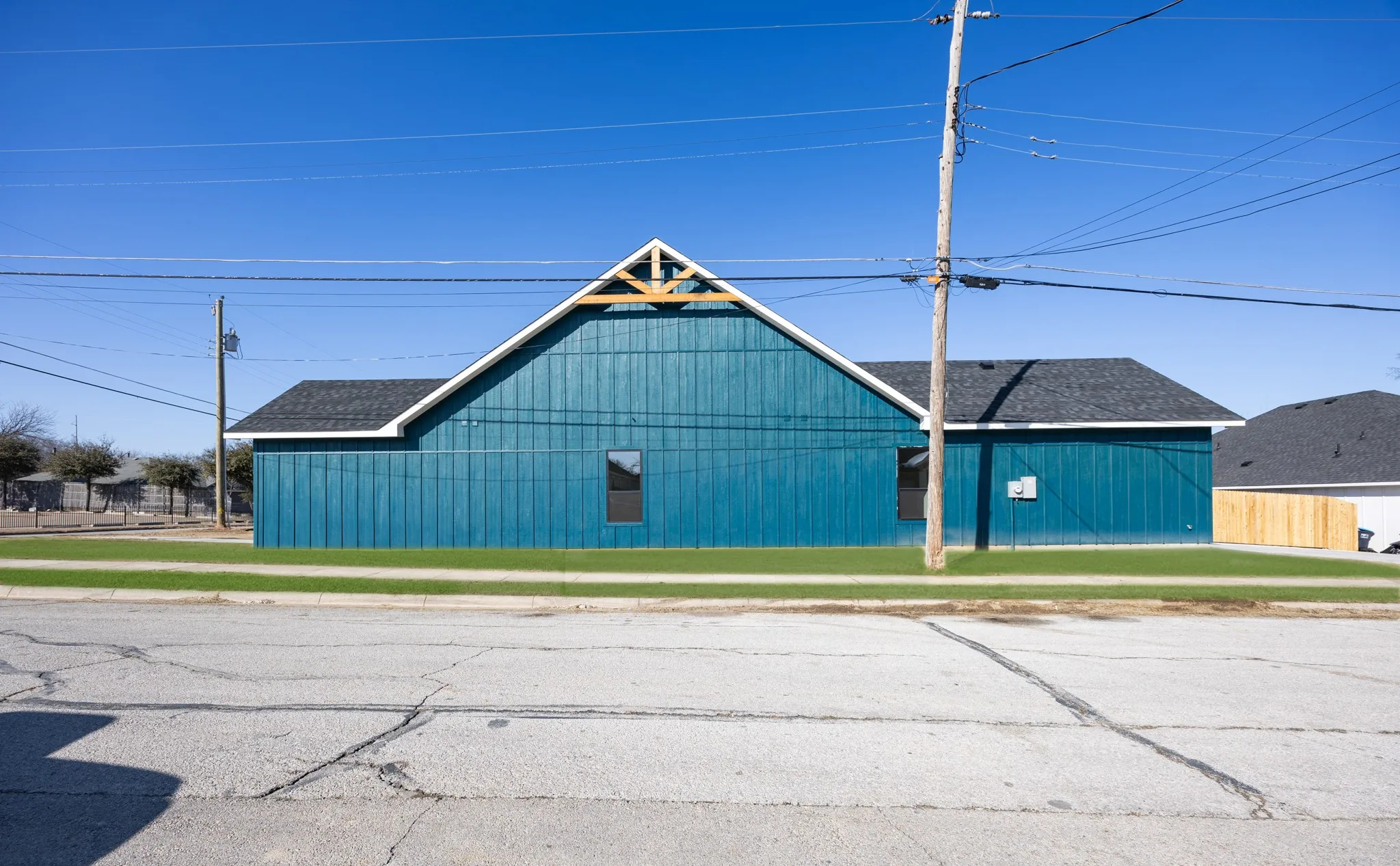 Single Family Residence For Sale in Tarrant County , 2613 Walker Street, Fort Worth, Texas 76105, 3 Bedroom, 2 Bathroom, 2 Garage spaces, 1,511 Sqft, built in 2026, New Construction - Complete, mls#21167680, Real Estate Agent in Fort Worth, Homes For Sale in Tarrant county, Homes For Sale in Fort Worth, Realtor in Fort Worth Texas, Real Estate Brokerage Independent Realty Texas, Luminita Cordes Realtor
