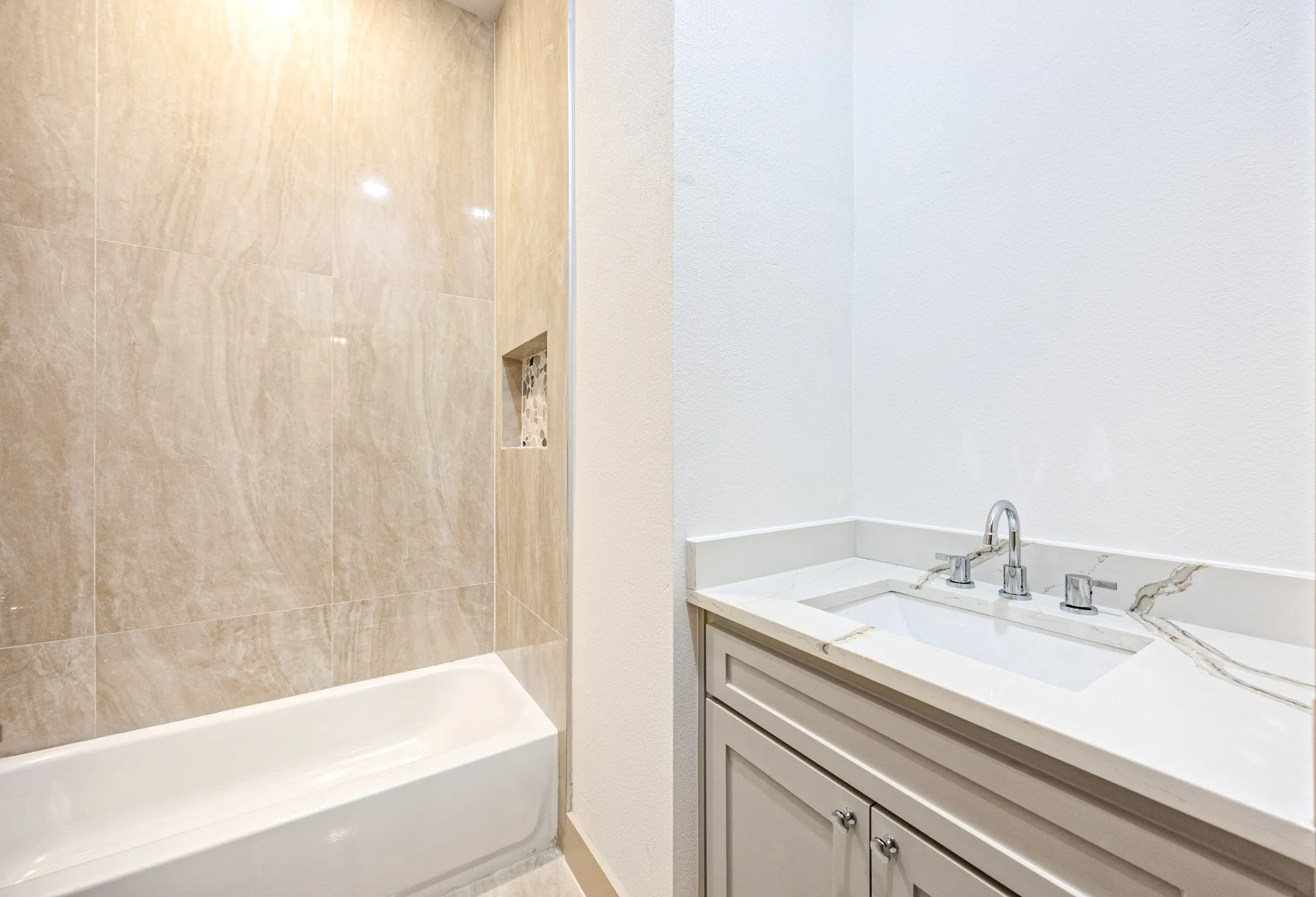 Single Family Residence For Sale in Tarrant County , 2613 Walker Street, Fort Worth, Texas 76105, 3 Bedroom, 2 Bathroom, 2 Garage spaces, 1,511 Sqft, built in 2026, New Construction - Complete, mls#21167680, Real Estate Agent in Fort Worth, Homes For Sale in Tarrant county, Homes For Sale in Fort Worth, Realtor in Fort Worth Texas, Real Estate Brokerage Independent Realty Texas, Luminita Cordes Realtor