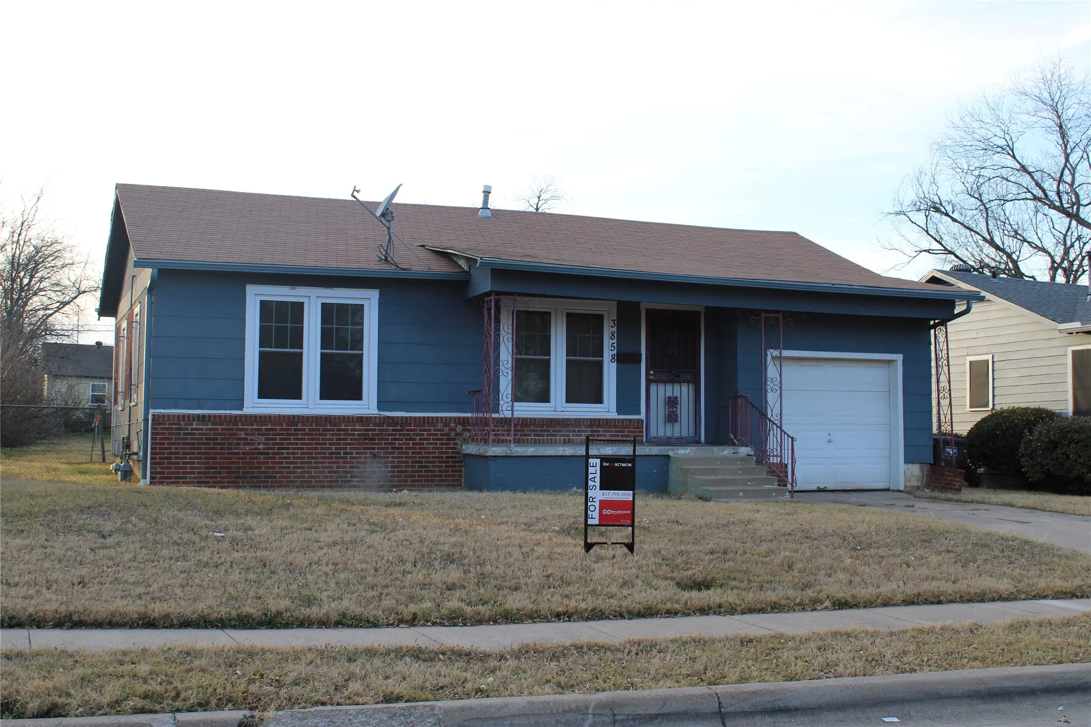 Single Family Residence For Sale in Tarrant County , 3858 Donalee Street, Fort Worth, Texas 76119, 3 Bedroom, 1 Bathroom, 1 Garage spaces, 1,040 Sqft, built in 1952, Preowned, mls#21172455, Real Estate Agent in Fort Worth, Homes For Sale in Tarrant county, Homes For Sale in Fort Worth, Realtor in Fort Worth Texas, Real Estate Brokerage Independent Realty Texas, Luminita Cordes Realtor