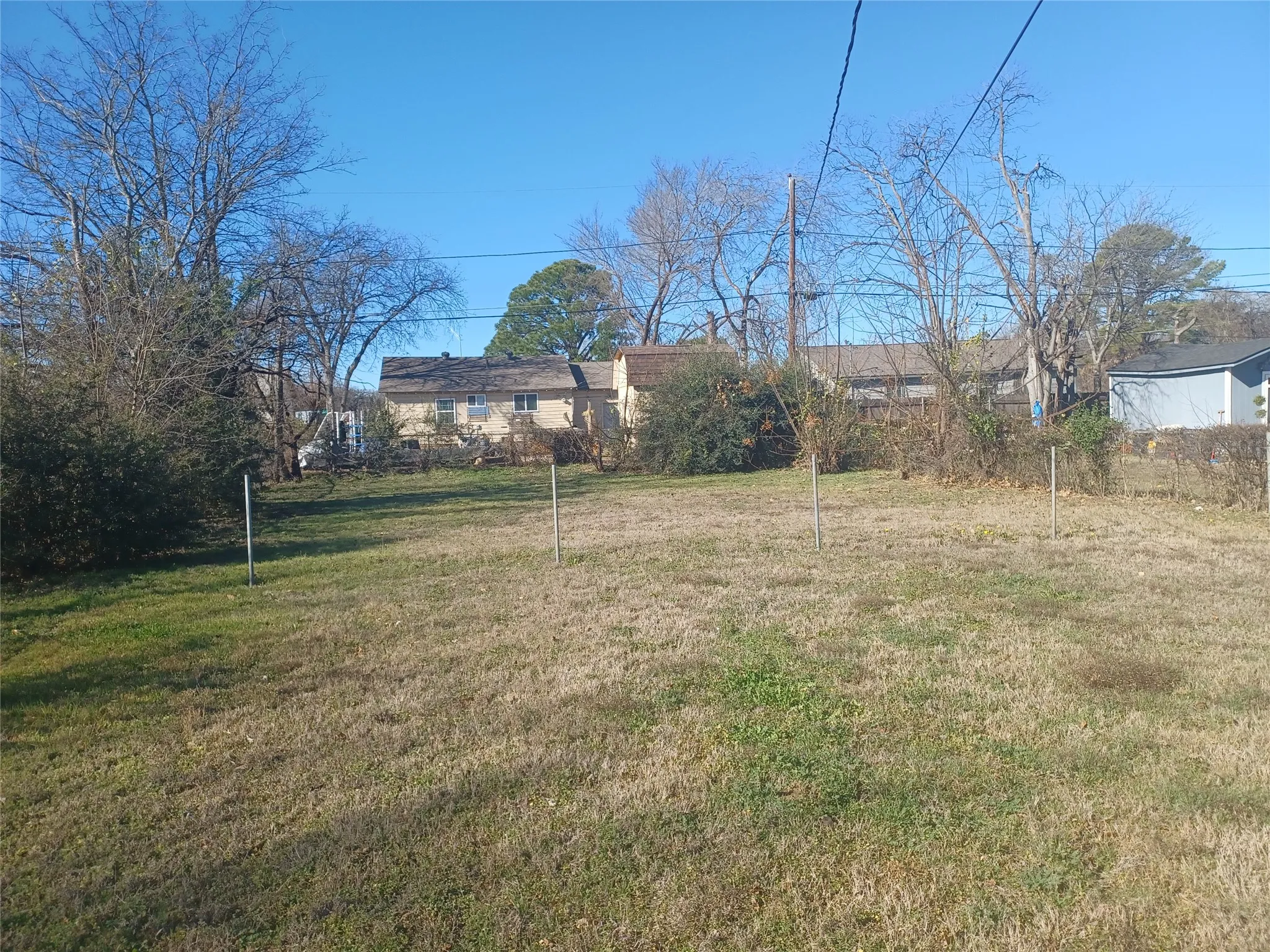 Single Family Residence For Sale in Tarrant County , 3858 Donalee Street, Fort Worth, Texas 76119, 3 Bedroom, 1 Bathroom, 1 Garage spaces, 1,040 Sqft, built in 1952, Preowned, mls#21172455, Real Estate Agent in Fort Worth, Homes For Sale in Tarrant county, Homes For Sale in Fort Worth, Realtor in Fort Worth Texas, Real Estate Brokerage Independent Realty Texas, Luminita Cordes Realtor
