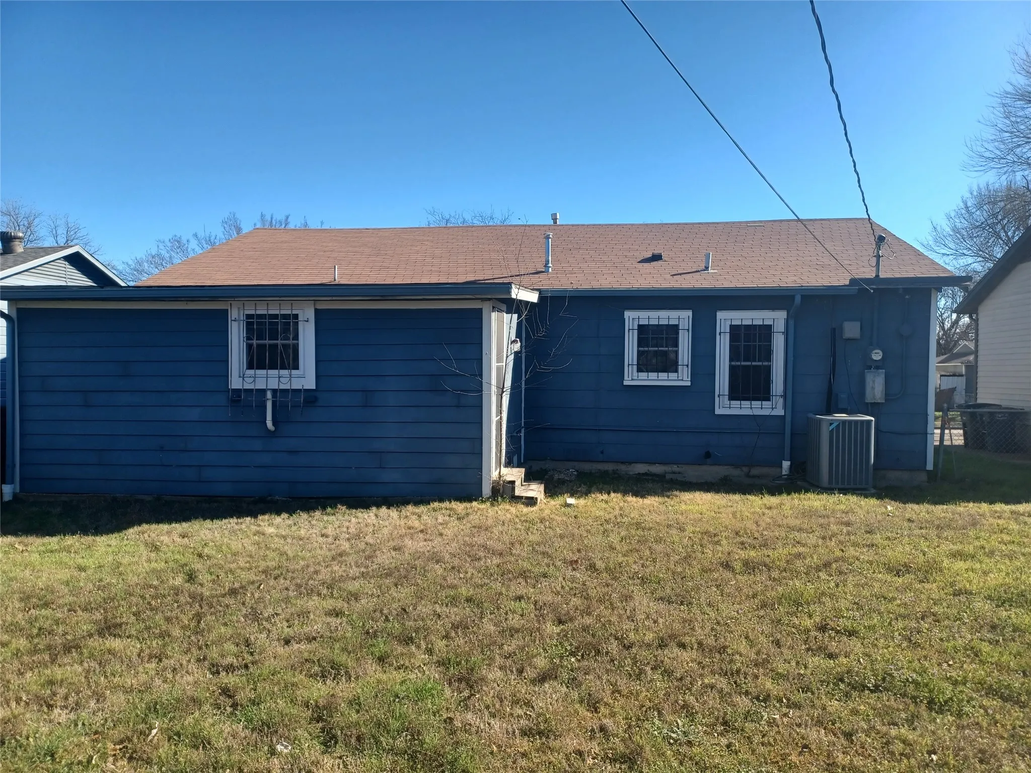 Single Family Residence For Sale in Tarrant County , 3858 Donalee Street, Fort Worth, Texas 76119, 3 Bedroom, 1 Bathroom, 1 Garage spaces, 1,040 Sqft, built in 1952, Preowned, mls#21172455, Real Estate Agent in Fort Worth, Homes For Sale in Tarrant county, Homes For Sale in Fort Worth, Realtor in Fort Worth Texas, Real Estate Brokerage Independent Realty Texas, Luminita Cordes Realtor