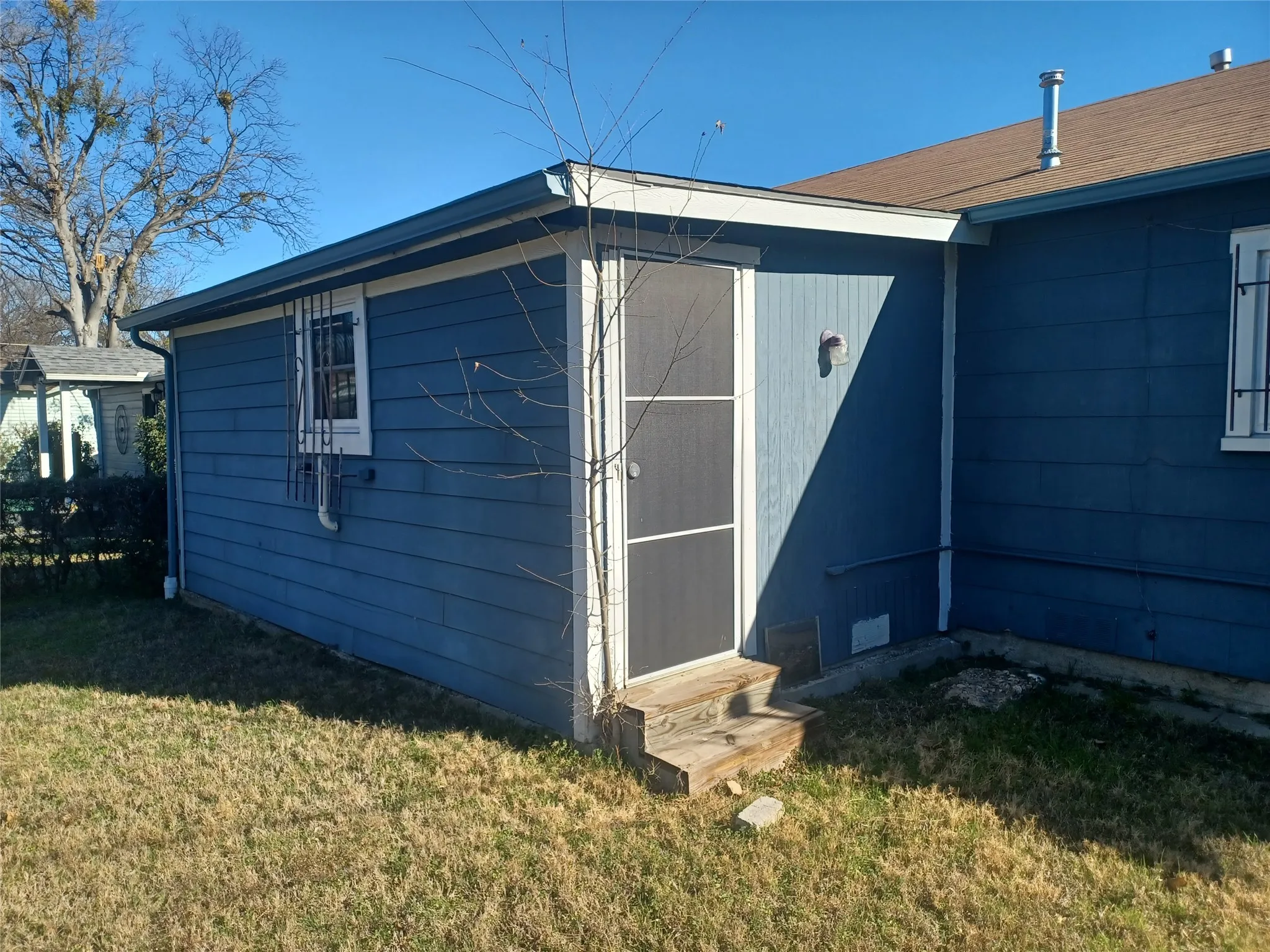 Single Family Residence For Sale in Tarrant County , 3858 Donalee Street, Fort Worth, Texas 76119, 3 Bedroom, 1 Bathroom, 1 Garage spaces, 1,040 Sqft, built in 1952, Preowned, mls#21172455, Real Estate Agent in Fort Worth, Homes For Sale in Tarrant county, Homes For Sale in Fort Worth, Realtor in Fort Worth Texas, Real Estate Brokerage Independent Realty Texas, Luminita Cordes Realtor