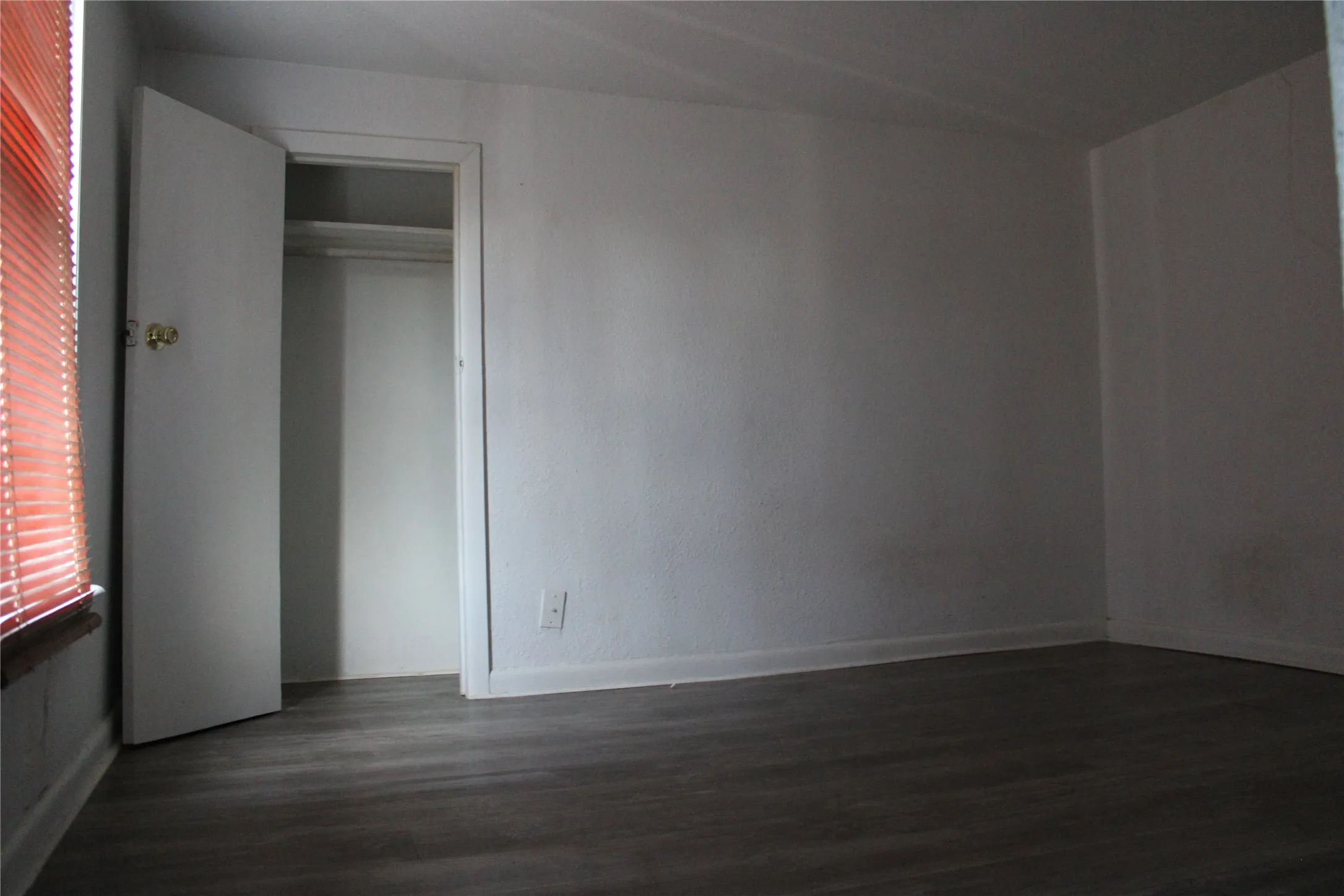 Single Family Residence For Sale in Tarrant County , 3858 Donalee Street, Fort Worth, Texas 76119, 3 Bedroom, 1 Bathroom, 1 Garage spaces, 1,040 Sqft, built in 1952, Preowned, mls#21172455, Real Estate Agent in Fort Worth, Homes For Sale in Tarrant county, Homes For Sale in Fort Worth, Realtor in Fort Worth Texas, Real Estate Brokerage Independent Realty Texas, Luminita Cordes Realtor