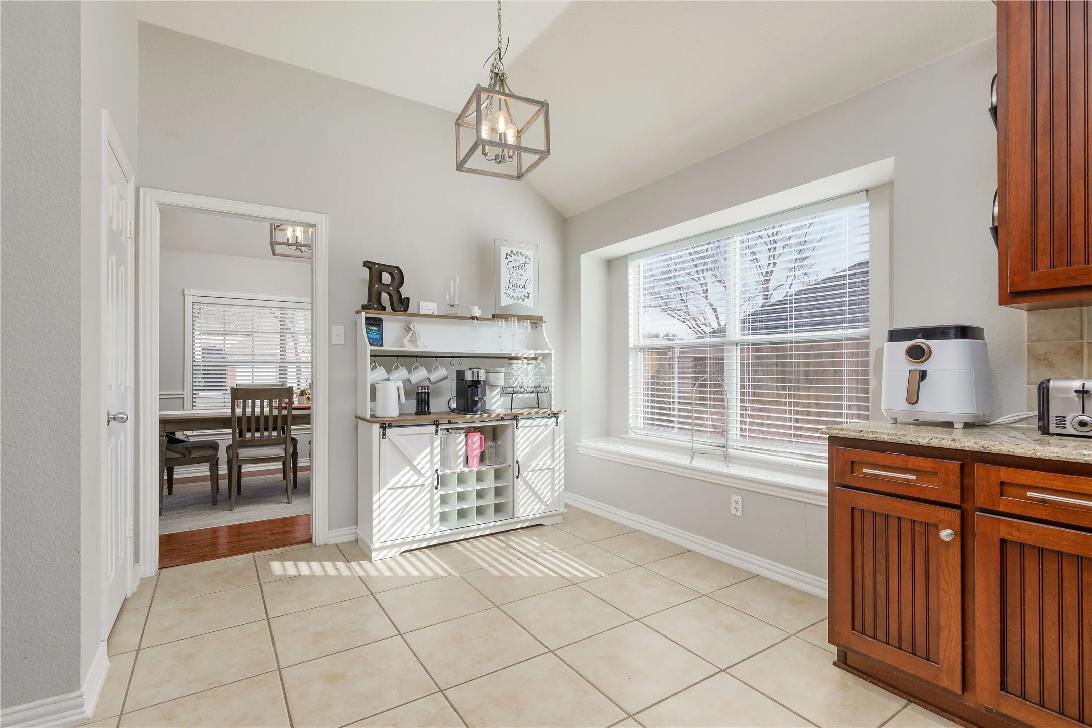 Single Family Residence For Sale in Collin County , 2408 Geneva Lane, Mc Kinney, Texas 75072, 4 Bedroom, 2 Bathroom, 2 Garage spaces, 1,910 Sqft, built in 2005, mls#21161201, Real Estate Agent in Mc Kinney, Homes For Sale in Collin county, Homes For Sale in Mc Kinney, Realtor in Mc Kinney Texas, Real Estate Brokerage Independent Realty Texas, Luminita Cordes Realtor