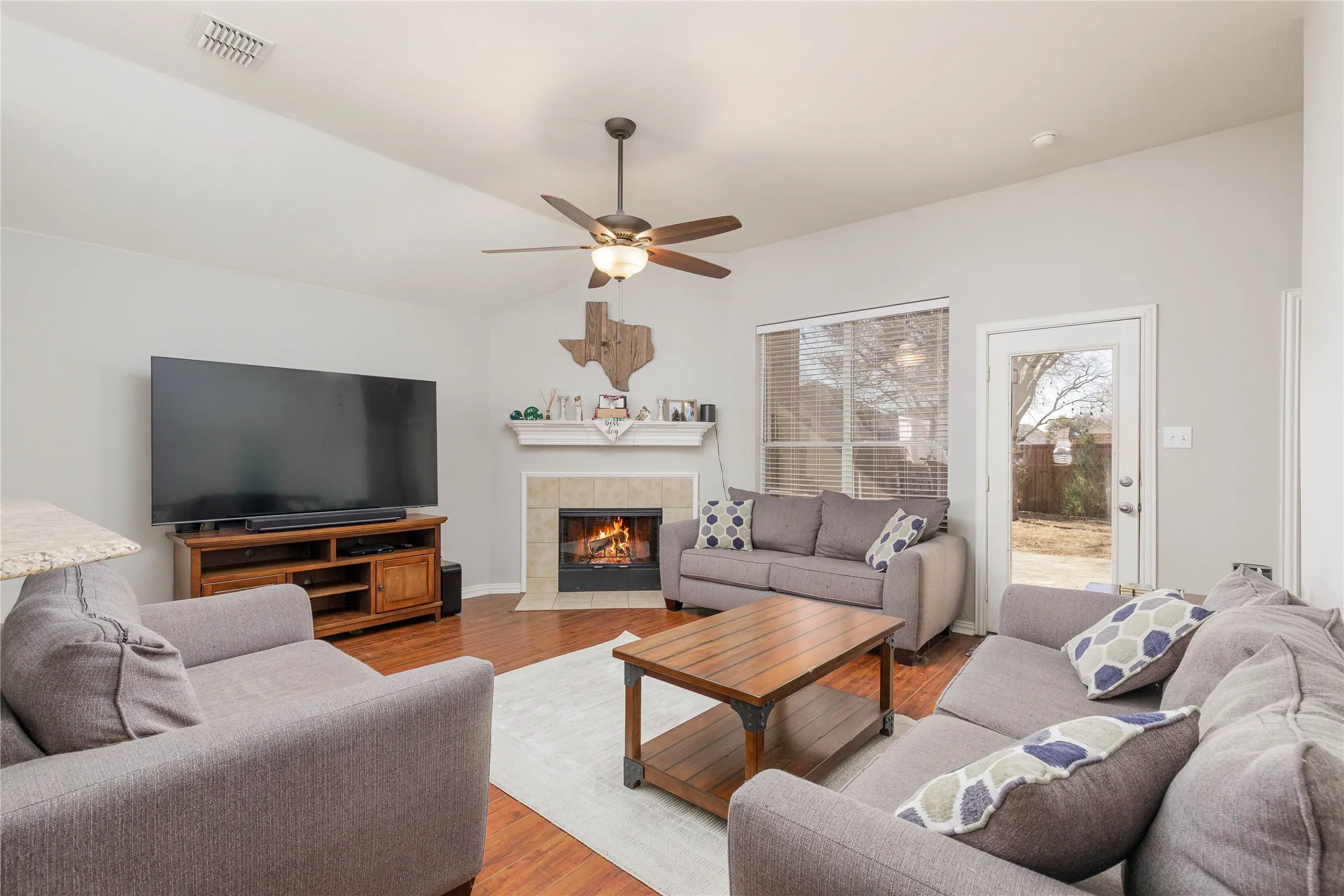 Single Family Residence For Sale in Collin County , 2408 Geneva Lane, Mc Kinney, Texas 75072, 4 Bedroom, 2 Bathroom, 2 Garage spaces, 1,910 Sqft, built in 2005, mls#21161201, Real Estate Agent in Mc Kinney, Homes For Sale in Collin county, Homes For Sale in Mc Kinney, Realtor in Mc Kinney Texas, Real Estate Brokerage Independent Realty Texas, Luminita Cordes Realtor