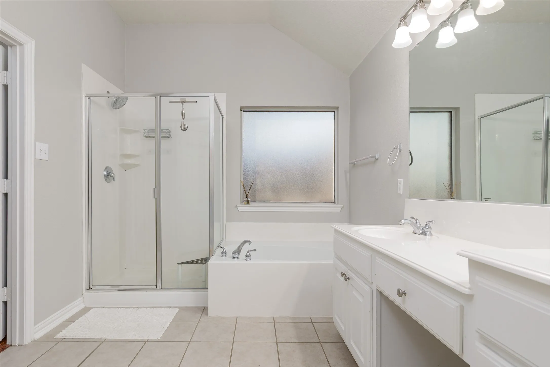 Single Family Residence For Sale in Collin County , 2408 Geneva Lane, Mc Kinney, Texas 75072, 4 Bedroom, 2 Bathroom, 2 Garage spaces, 1,910 Sqft, built in 2005, mls#21161201, Real Estate Agent in Mc Kinney, Homes For Sale in Collin county, Homes For Sale in Mc Kinney, Realtor in Mc Kinney Texas, Real Estate Brokerage Independent Realty Texas, Luminita Cordes Realtor