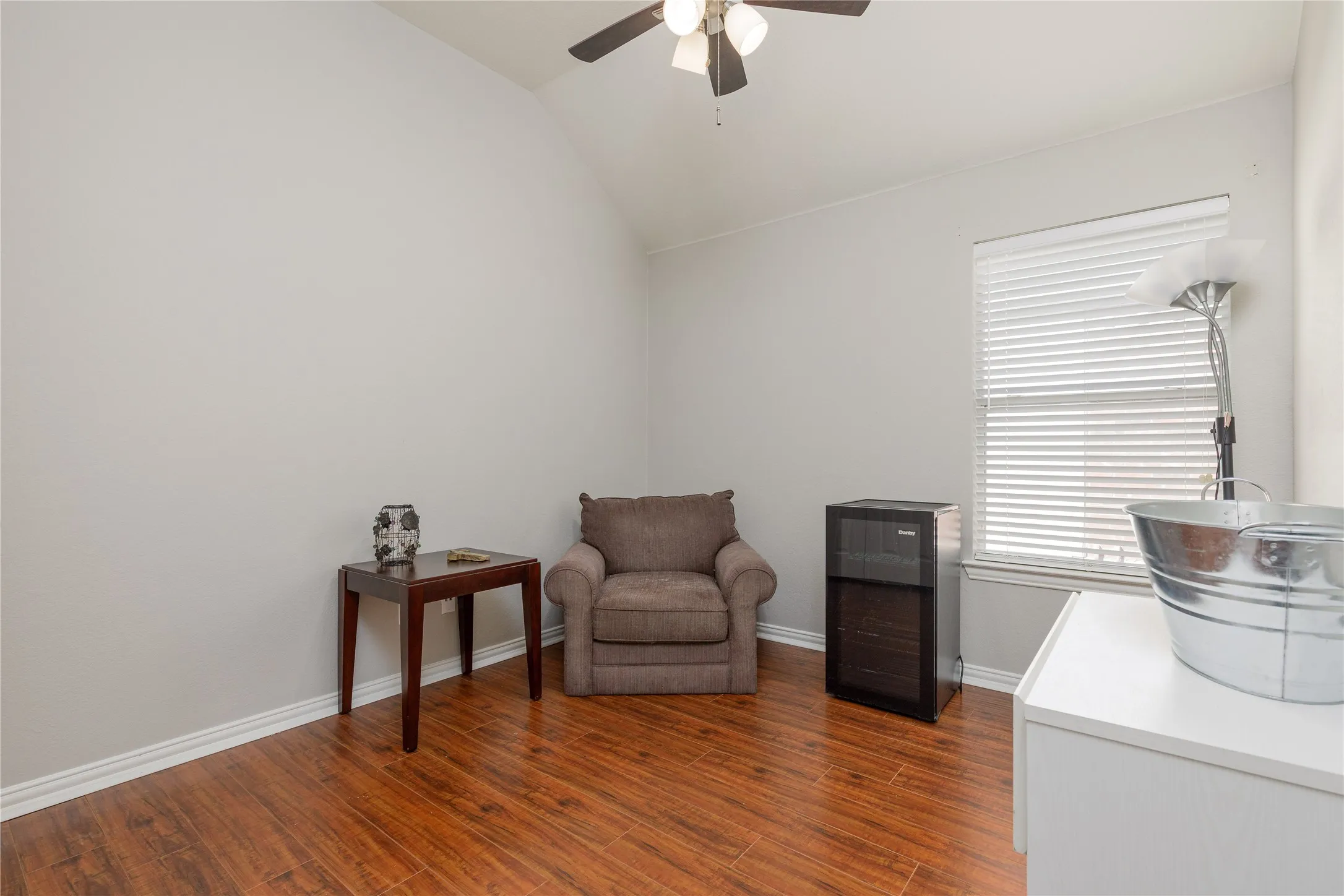Single Family Residence For Sale in Collin County , 2408 Geneva Lane, Mc Kinney, Texas 75072, 4 Bedroom, 2 Bathroom, 2 Garage spaces, 1,910 Sqft, built in 2005, mls#21161201, Real Estate Agent in Mc Kinney, Homes For Sale in Collin county, Homes For Sale in Mc Kinney, Realtor in Mc Kinney Texas, Real Estate Brokerage Independent Realty Texas, Luminita Cordes Realtor