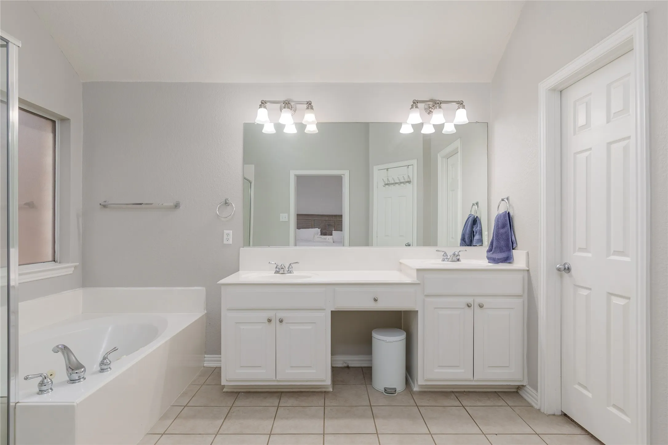 Single Family Residence For Sale in Collin County , 2408 Geneva Lane, Mc Kinney, Texas 75072, 4 Bedroom, 2 Bathroom, 2 Garage spaces, 1,910 Sqft, built in 2005, mls#21161201, Real Estate Agent in Mc Kinney, Homes For Sale in Collin county, Homes For Sale in Mc Kinney, Realtor in Mc Kinney Texas, Real Estate Brokerage Independent Realty Texas, Luminita Cordes Realtor