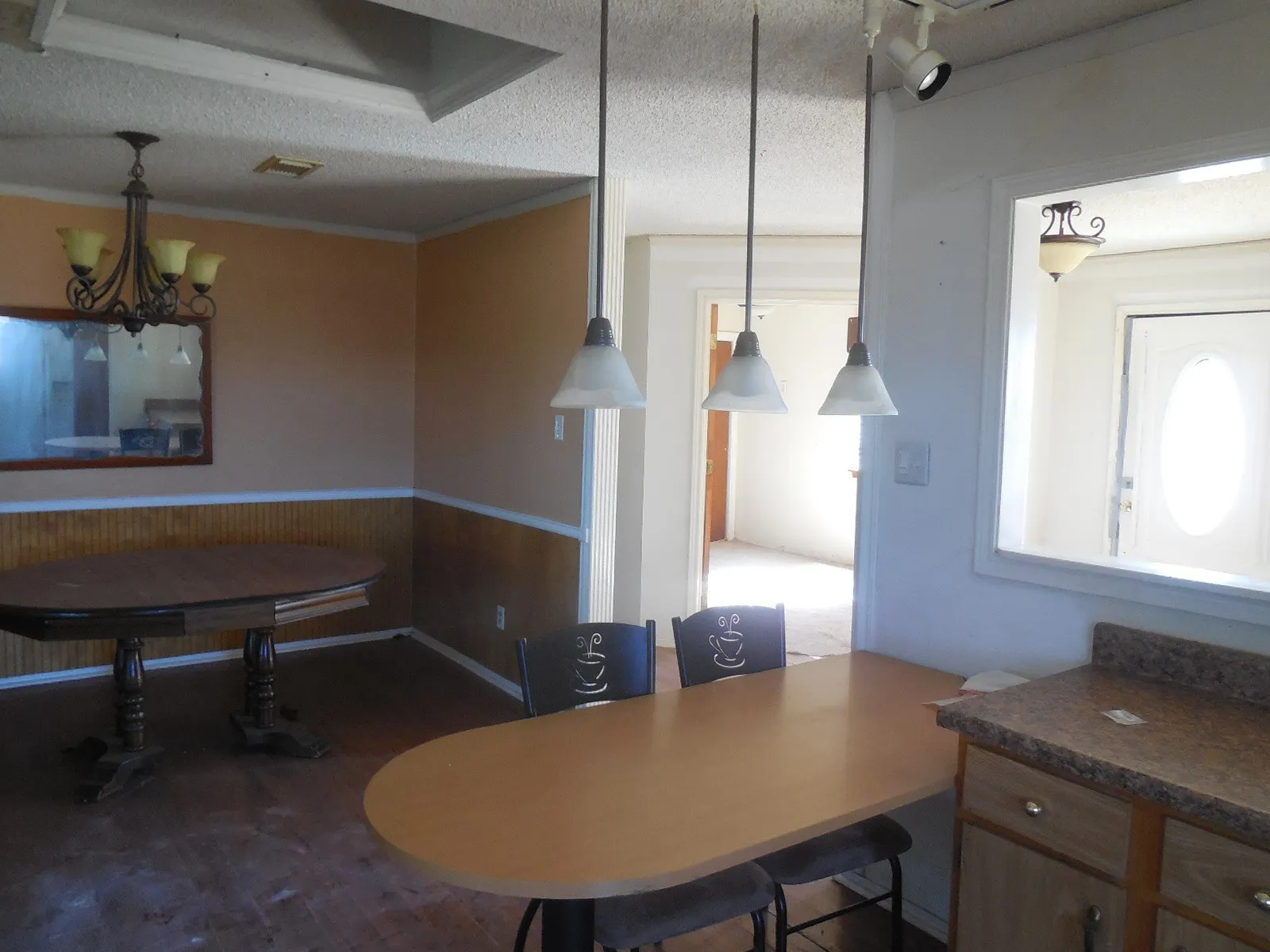 Single Family Residence For Sale in Eastland County , 6008 Interstate 20, Ranger, Texas 76470, 3 Bedroom, 2 Bathroom, Garage spaces, 1,432 Sqft, built in 1996, mls#21174389, Real Estate Agent in Ranger, Homes For Sale in Eastland county, Homes For Sale in Ranger, Realtor in Ranger Texas, Real Estate Brokerage Independent Realty Texas, Luminita Cordes Realtor