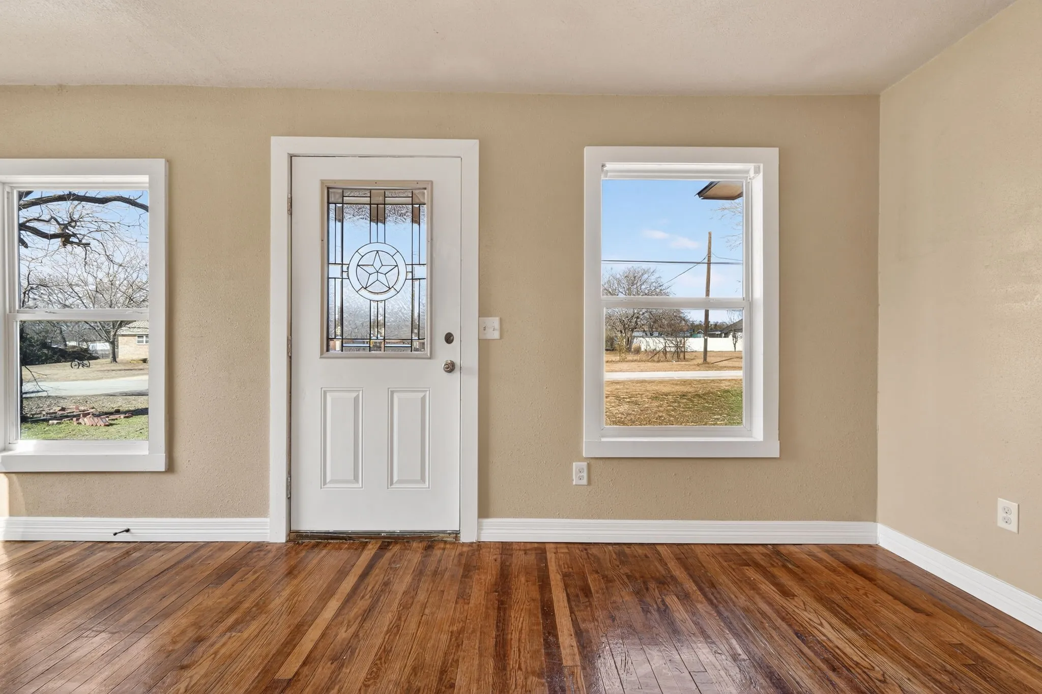 Single Family Residence For Sale in Erath County , 535 Hurt, Dublin, Texas 76446, 3 Bedroom, 3 Bathroom, Garage spaces, 1,449 Sqft, built in 1957, mls#21169939, Real Estate Agent in Dublin, Homes For Sale in Erath county, Homes For Sale in Dublin, Realtor in Dublin Texas, Real Estate Brokerage Independent Realty Texas, Luminita Cordes Realtor