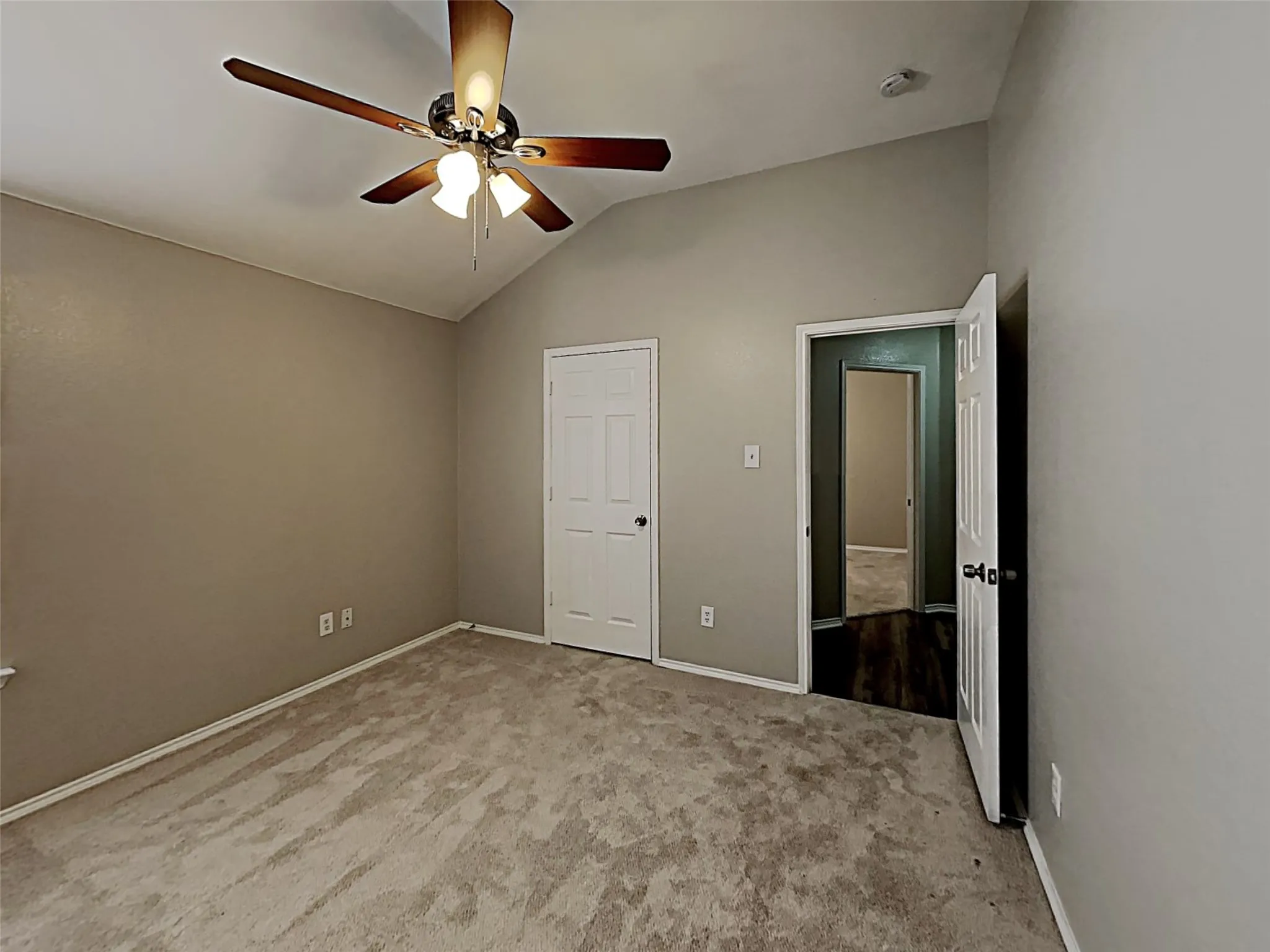 Single Family Residence For Sale in Tarrant County , 617 Oak Hollow Trail, Saginaw, Texas 76179, 3 Bedroom, 2 Bathroom, 2 Garage spaces, 1,993 Sqft, built in 2001, mls#21174471, Real Estate Agent in Saginaw, Homes For Sale in Tarrant county, Homes For Sale in Saginaw, Realtor in Saginaw Texas, Real Estate Brokerage Independent Realty Texas, Luminita Cordes Realtor