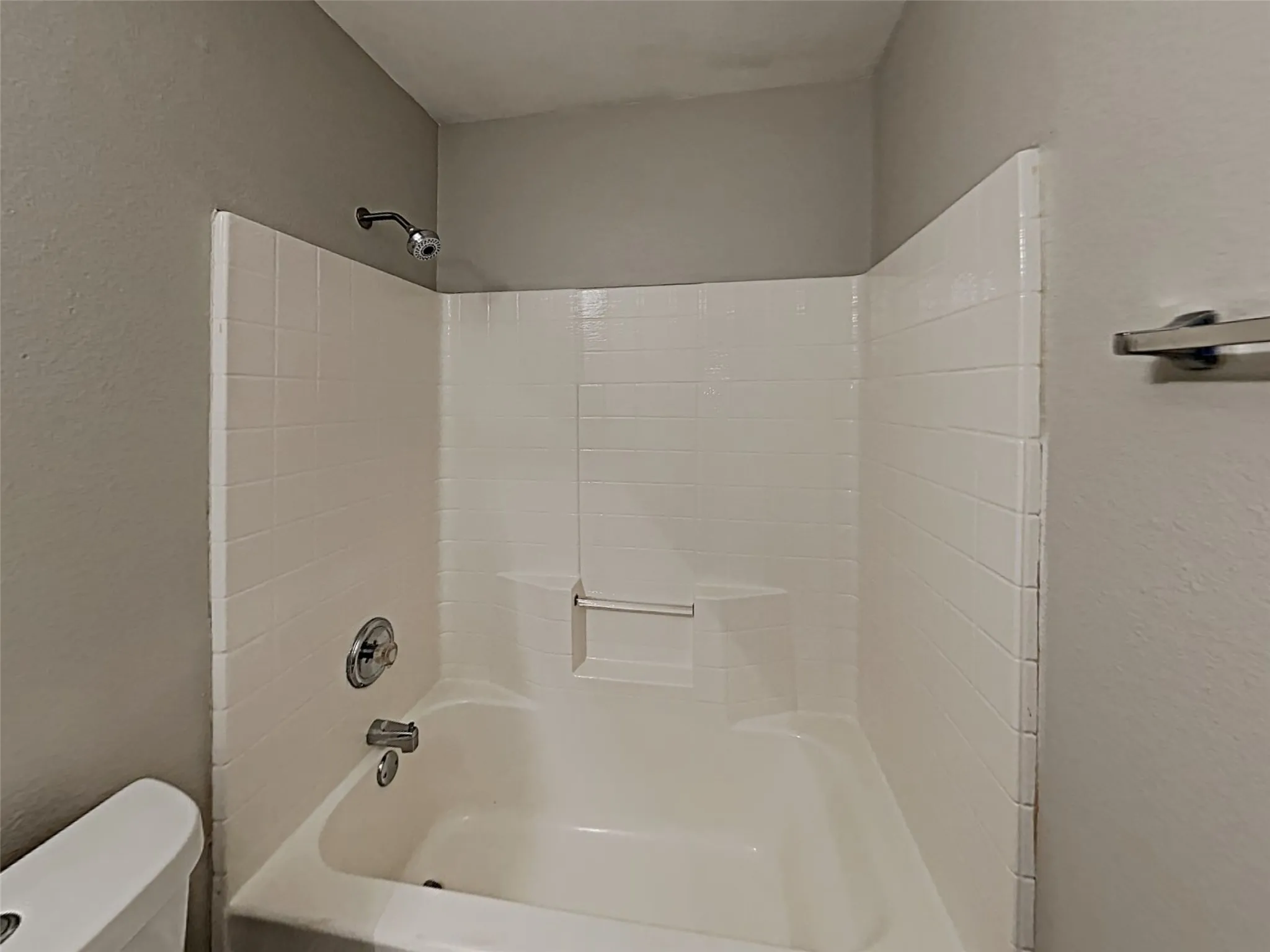 Single Family Residence For Sale in Tarrant County , 617 Oak Hollow Trail, Saginaw, Texas 76179, 3 Bedroom, 2 Bathroom, 2 Garage spaces, 1,993 Sqft, built in 2001, mls#21174471, Real Estate Agent in Saginaw, Homes For Sale in Tarrant county, Homes For Sale in Saginaw, Realtor in Saginaw Texas, Real Estate Brokerage Independent Realty Texas, Luminita Cordes Realtor