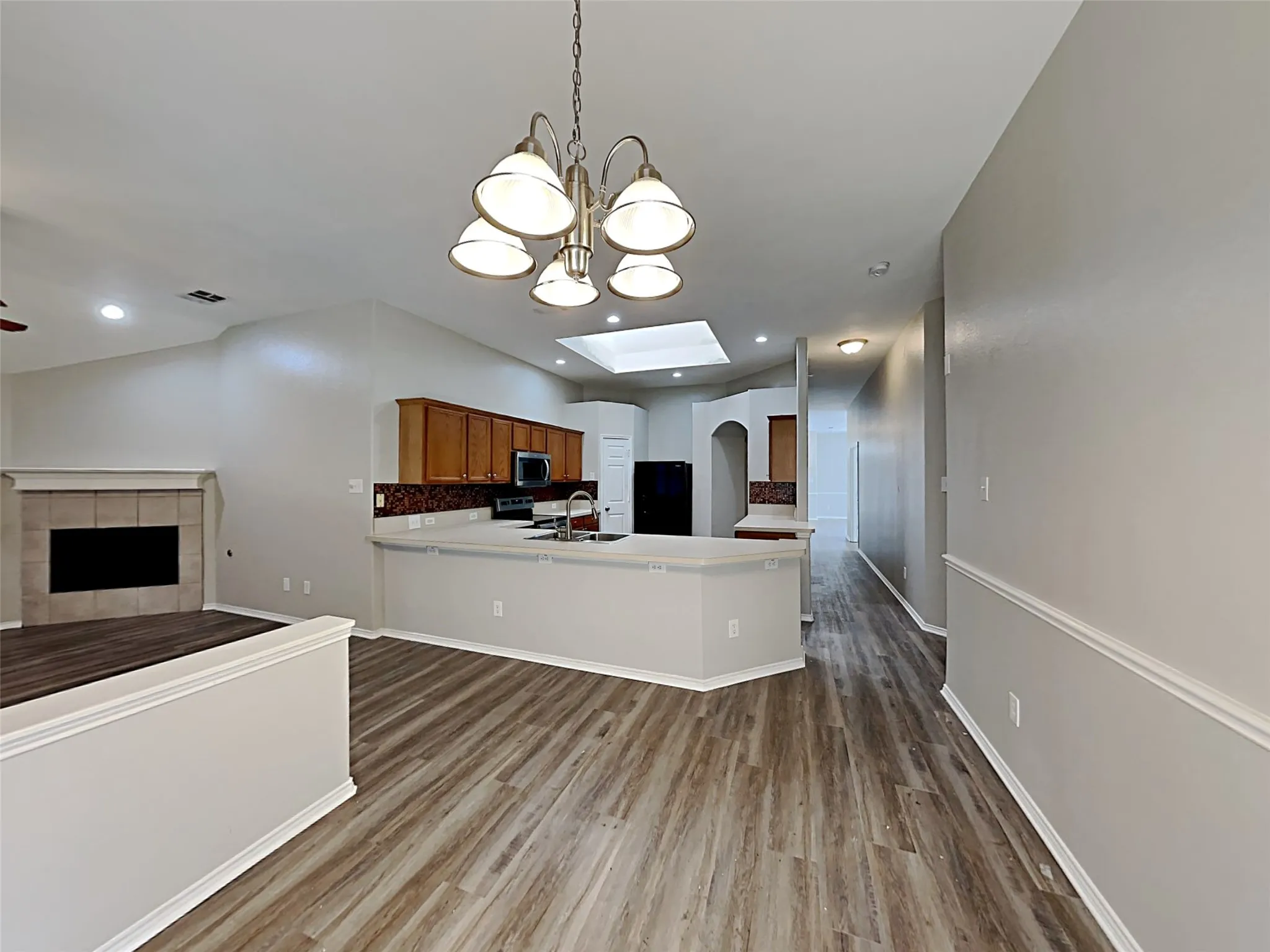 Single Family Residence For Sale in Tarrant County , 617 Oak Hollow Trail, Saginaw, Texas 76179, 3 Bedroom, 2 Bathroom, 2 Garage spaces, 1,993 Sqft, built in 2001, mls#21174471, Real Estate Agent in Saginaw, Homes For Sale in Tarrant county, Homes For Sale in Saginaw, Realtor in Saginaw Texas, Real Estate Brokerage Independent Realty Texas, Luminita Cordes Realtor
