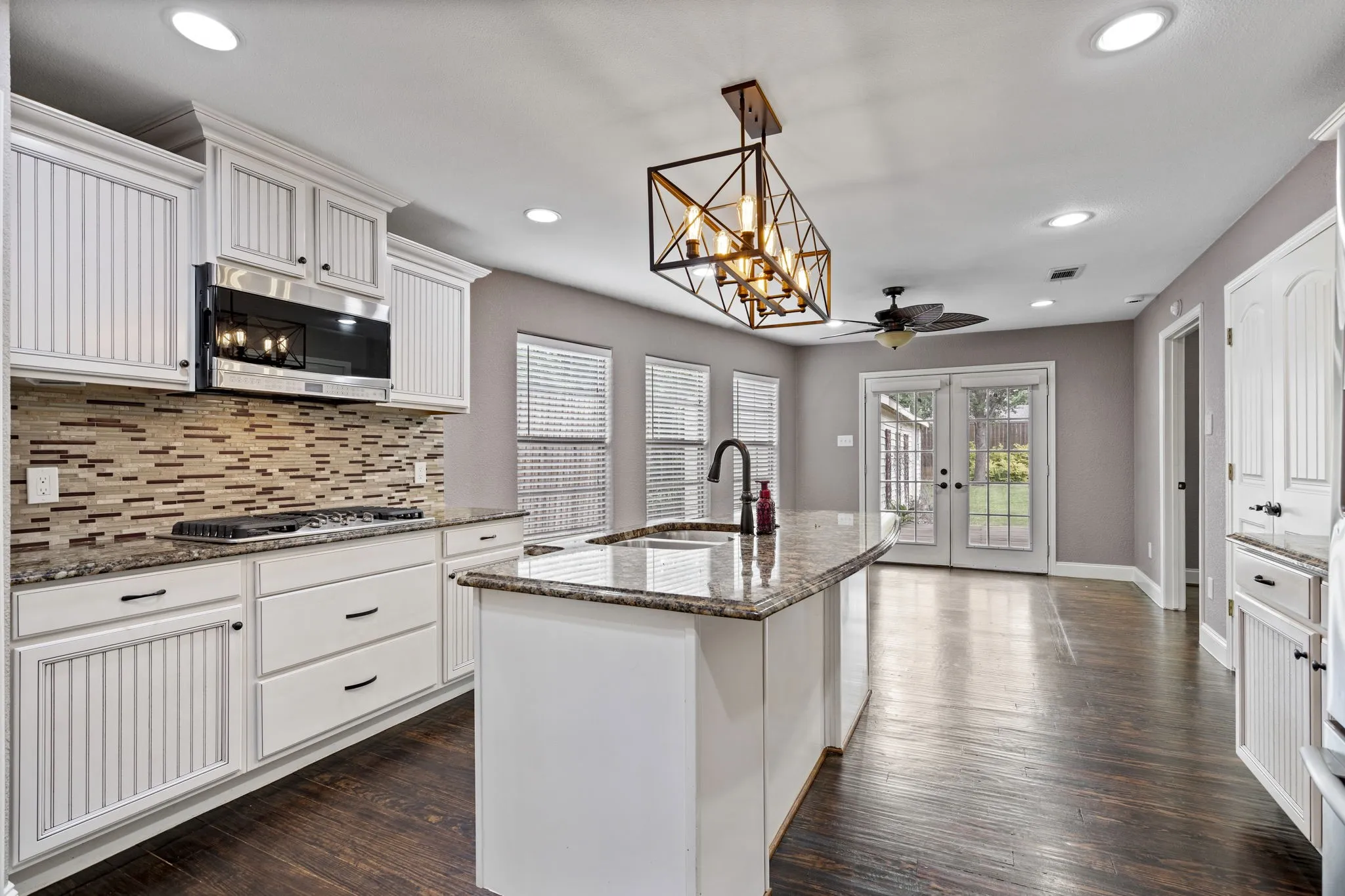 Single Family Residence For Rent in Dallas County , 8406 Lakemont Drive, Dallas, Texas 75209, 3 Bedrooms, 2 Bathrooms, Garage spaces, 1,516 Sqft, built in 1946, Price $4,250, mls#21171434, Real Estate Agent in Dallas, Homes For Rent in Dallas county, Homes For Rent in Dallas, Realtor in Dallas Texas, Real Estate Brokerage Independent Realty Texas, Luminita Cordes Realtor