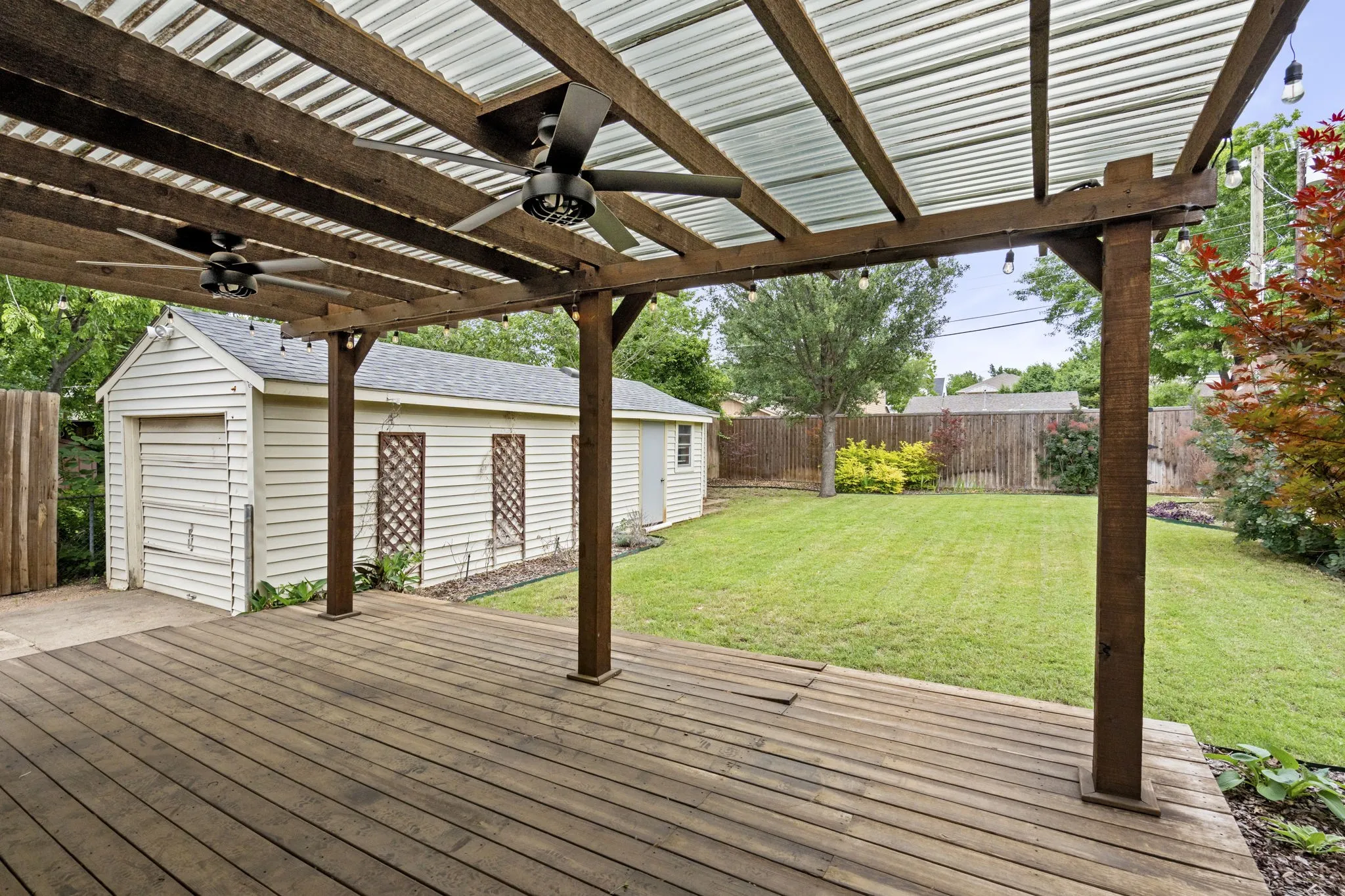Single Family Residence For Rent in Dallas County , 8406 Lakemont Drive, Dallas, Texas 75209, 3 Bedrooms, 2 Bathrooms, Garage spaces, 1,516 Sqft, built in 1946, Price $4,250, mls#21171434, Real Estate Agent in Dallas, Homes For Rent in Dallas county, Homes For Rent in Dallas, Realtor in Dallas Texas, Real Estate Brokerage Independent Realty Texas, Luminita Cordes Realtor