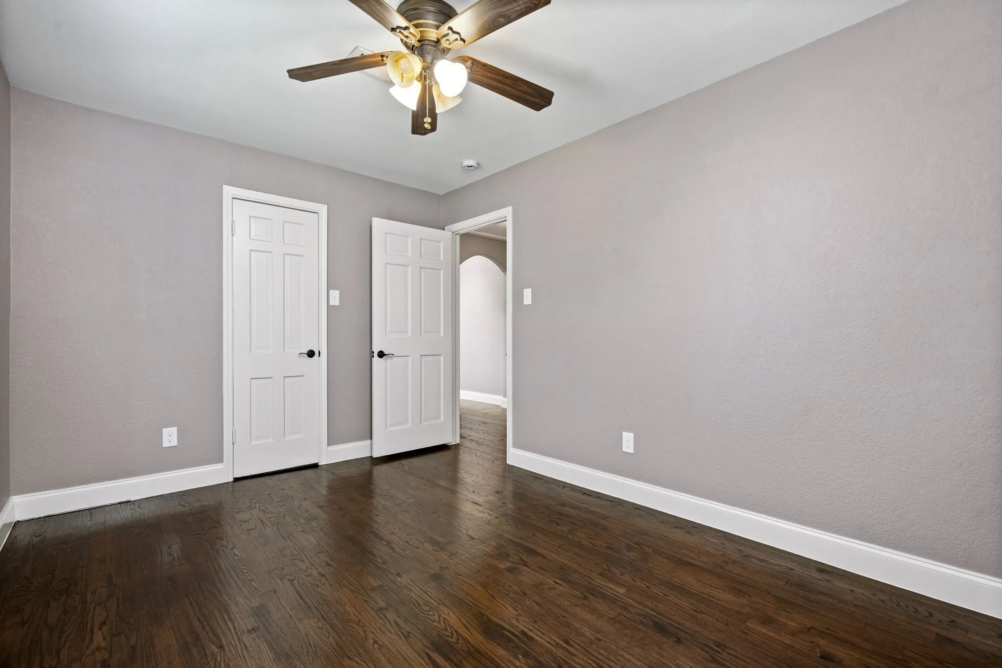Single Family Residence For Rent in Dallas County , 8406 Lakemont Drive, Dallas, Texas 75209, 3 Bedrooms, 2 Bathrooms, Garage spaces, 1,516 Sqft, built in 1946, Price $4,250, mls#21171434, Real Estate Agent in Dallas, Homes For Rent in Dallas county, Homes For Rent in Dallas, Realtor in Dallas Texas, Real Estate Brokerage Independent Realty Texas, Luminita Cordes Realtor