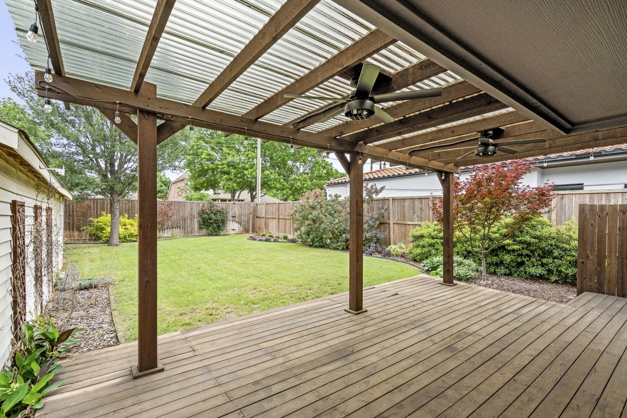 Single Family Residence For Rent in Dallas County , 8406 Lakemont Drive, Dallas, Texas 75209, 3 Bedrooms, 2 Bathrooms, Garage spaces, 1,516 Sqft, built in 1946, Price $4,250, mls#21171434, Real Estate Agent in Dallas, Homes For Rent in Dallas county, Homes For Rent in Dallas, Realtor in Dallas Texas, Real Estate Brokerage Independent Realty Texas, Luminita Cordes Realtor