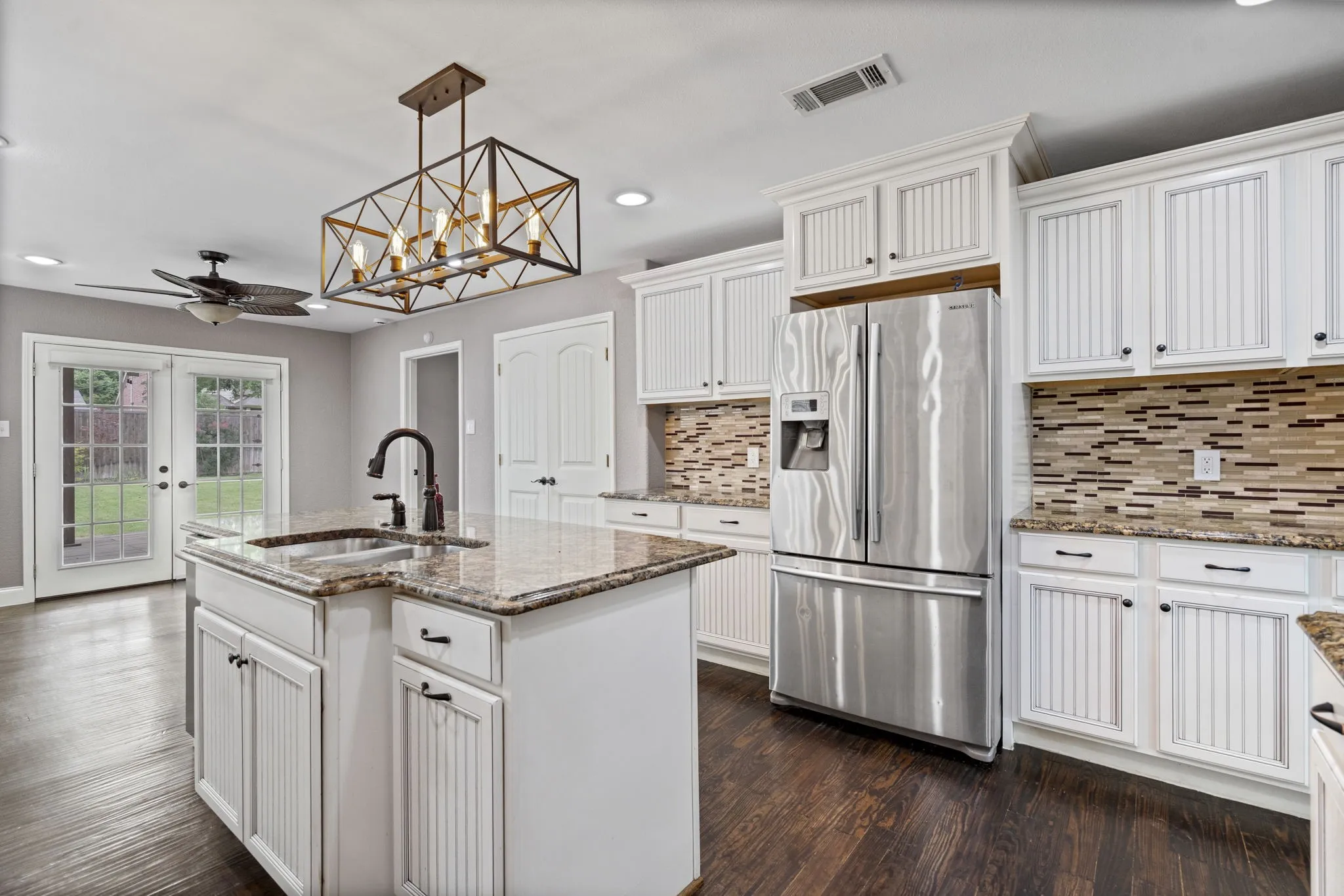 Single Family Residence For Rent in Dallas County , 8406 Lakemont Drive, Dallas, Texas 75209, 3 Bedrooms, 2 Bathrooms, Garage spaces, 1,516 Sqft, built in 1946, Price $4,250, mls#21171434, Real Estate Agent in Dallas, Homes For Rent in Dallas county, Homes For Rent in Dallas, Realtor in Dallas Texas, Real Estate Brokerage Independent Realty Texas, Luminita Cordes Realtor