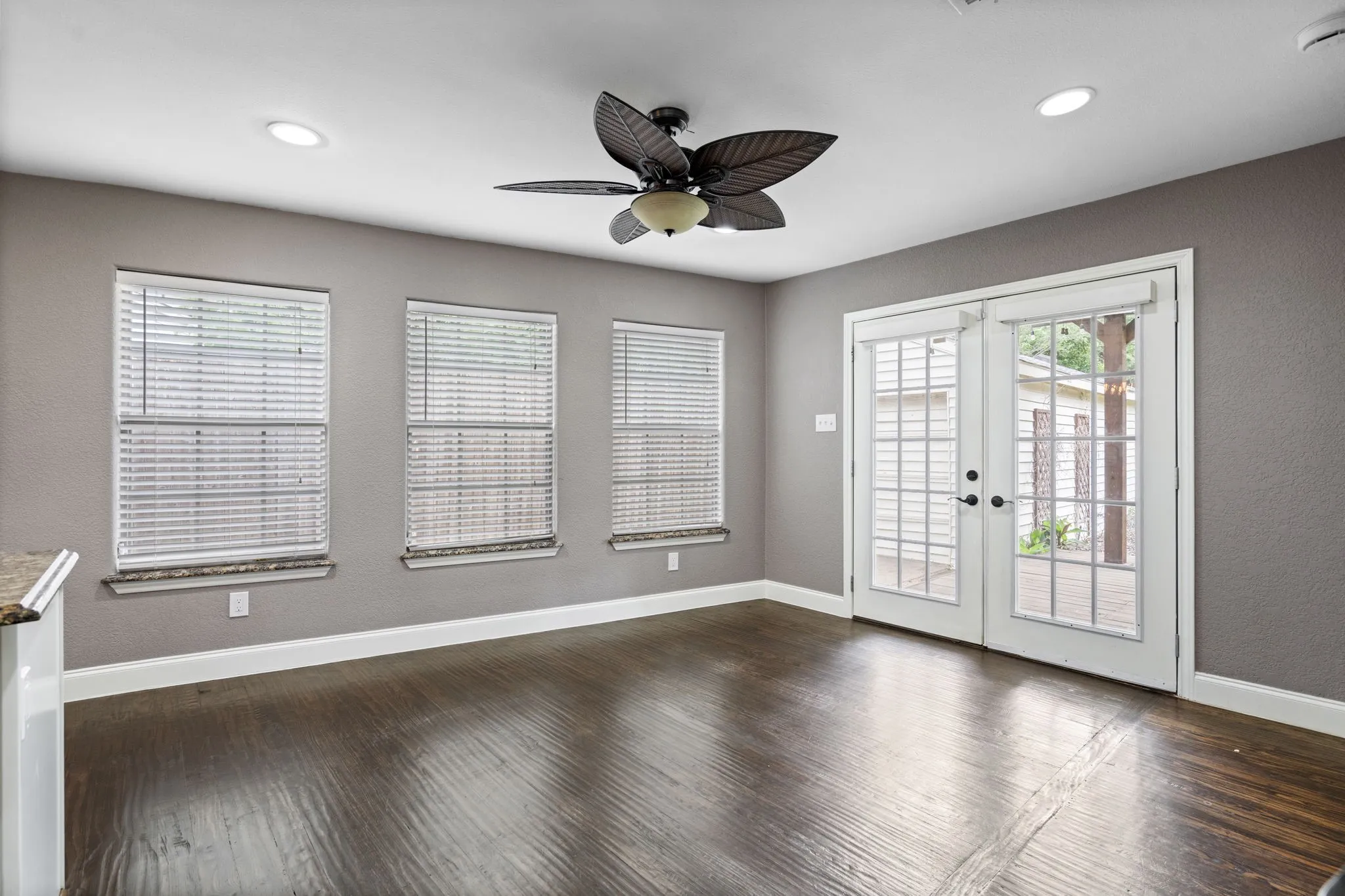 Single Family Residence For Rent in Dallas County , 8406 Lakemont Drive, Dallas, Texas 75209, 3 Bedrooms, 2 Bathrooms, Garage spaces, 1,516 Sqft, built in 1946, Price $4,250, mls#21171434, Real Estate Agent in Dallas, Homes For Rent in Dallas county, Homes For Rent in Dallas, Realtor in Dallas Texas, Real Estate Brokerage Independent Realty Texas, Luminita Cordes Realtor