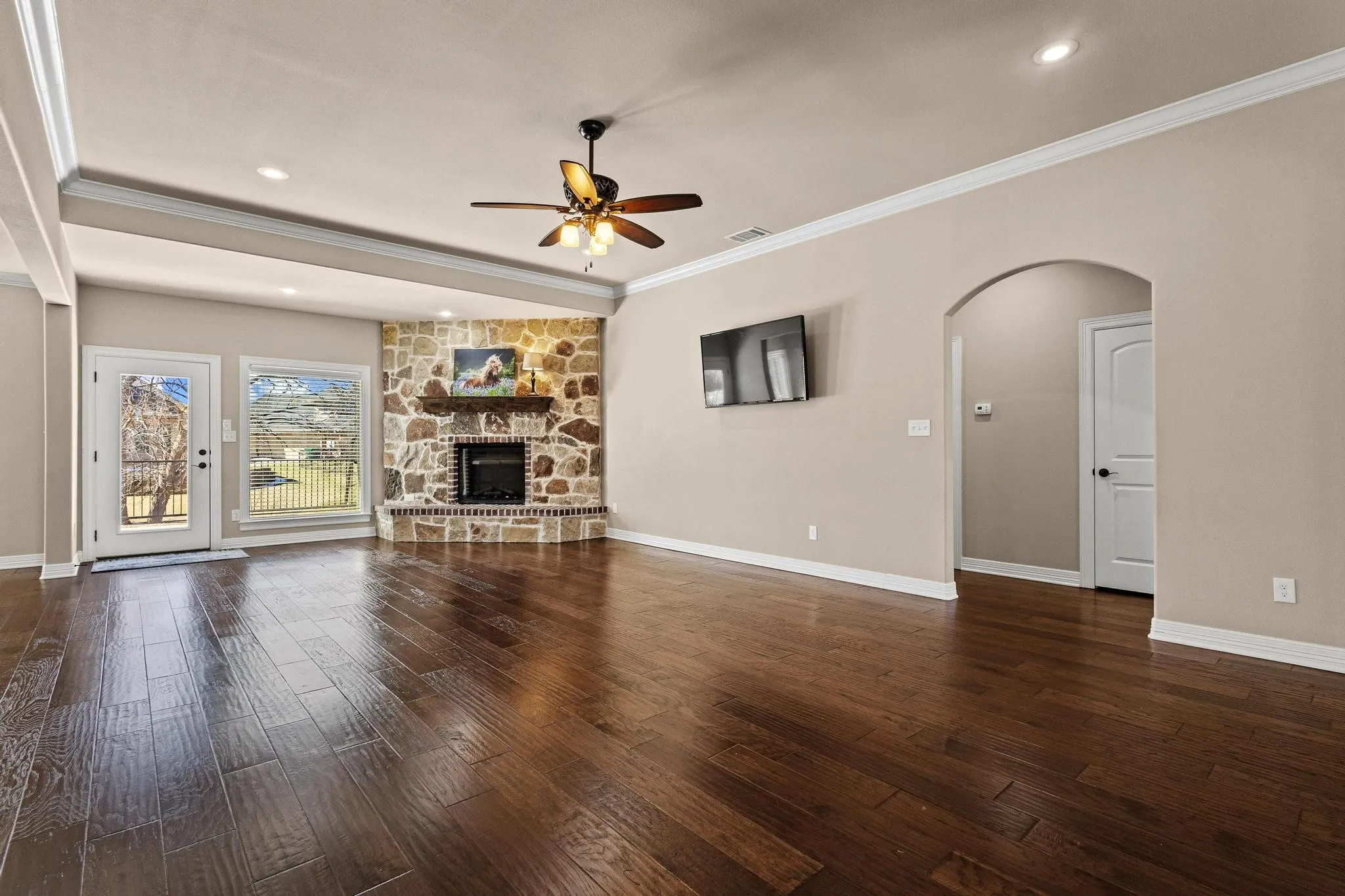 Single Family Residence For Sale in Grayson County , 1028 Addison Avenue, Pottsboro, Texas 75076, 3 Bedroom, 2 Bathroom, 2 Garage spaces, 2,713 Sqft, built in 2017, mls#21171523, Real Estate Agent in Pottsboro, Homes For Sale in Grayson county, Homes For Sale in Pottsboro, Realtor in Pottsboro Texas, Real Estate Brokerage Independent Realty Texas, Luminita Cordes Realtor