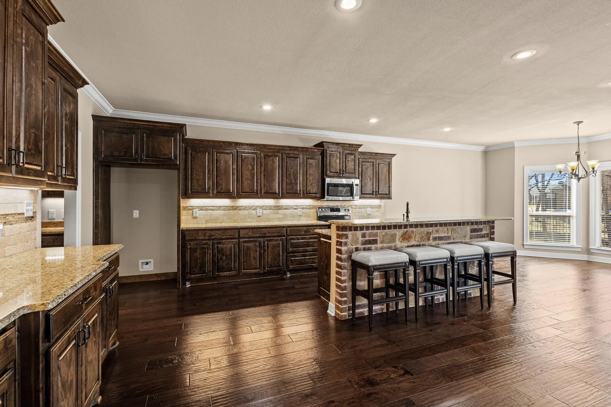 Single Family Residence For Sale in Grayson County , 1028 Addison Avenue, Pottsboro, Texas 75076, 3 Bedroom, 2 Bathroom, 2 Garage spaces, 2,713 Sqft, built in 2017, mls#21171523, Real Estate Agent in Pottsboro, Homes For Sale in Grayson county, Homes For Sale in Pottsboro, Realtor in Pottsboro Texas, Real Estate Brokerage Independent Realty Texas, Luminita Cordes Realtor