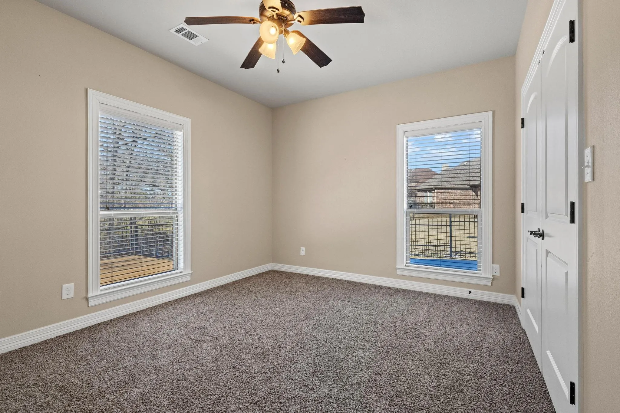 Single Family Residence For Sale in Grayson County , 1028 Addison Avenue, Pottsboro, Texas 75076, 3 Bedroom, 2 Bathroom, 2 Garage spaces, 2,713 Sqft, built in 2017, mls#21171523, Real Estate Agent in Pottsboro, Homes For Sale in Grayson county, Homes For Sale in Pottsboro, Realtor in Pottsboro Texas, Real Estate Brokerage Independent Realty Texas, Luminita Cordes Realtor