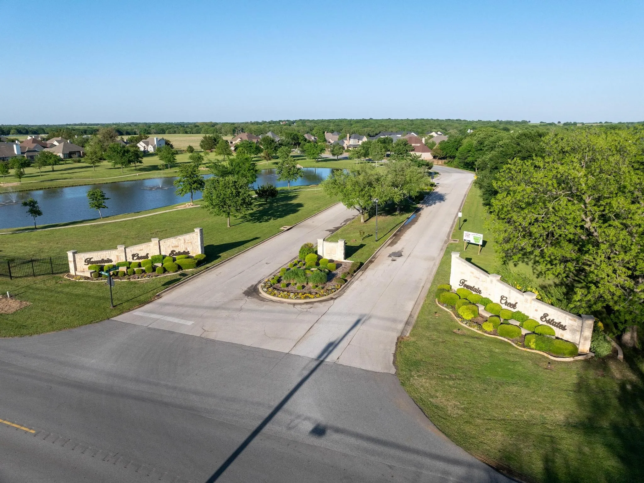 Single Family Residence For Sale in Grayson County , 1028 Addison Avenue, Pottsboro, Texas 75076, 3 Bedroom, 2 Bathroom, 2 Garage spaces, 2,713 Sqft, built in 2017, mls#21171523, Real Estate Agent in Pottsboro, Homes For Sale in Grayson county, Homes For Sale in Pottsboro, Realtor in Pottsboro Texas, Real Estate Brokerage Independent Realty Texas, Luminita Cordes Realtor