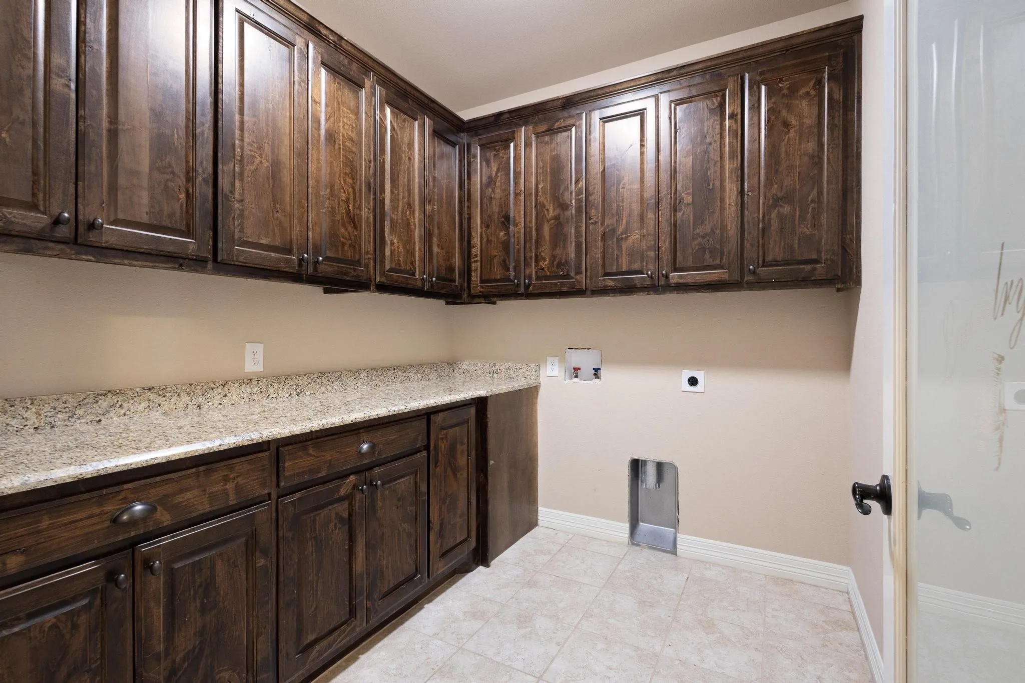 Single Family Residence For Sale in Grayson County , 1028 Addison Avenue, Pottsboro, Texas 75076, 3 Bedroom, 2 Bathroom, 2 Garage spaces, 2,713 Sqft, built in 2017, mls#21171523, Real Estate Agent in Pottsboro, Homes For Sale in Grayson county, Homes For Sale in Pottsboro, Realtor in Pottsboro Texas, Real Estate Brokerage Independent Realty Texas, Luminita Cordes Realtor