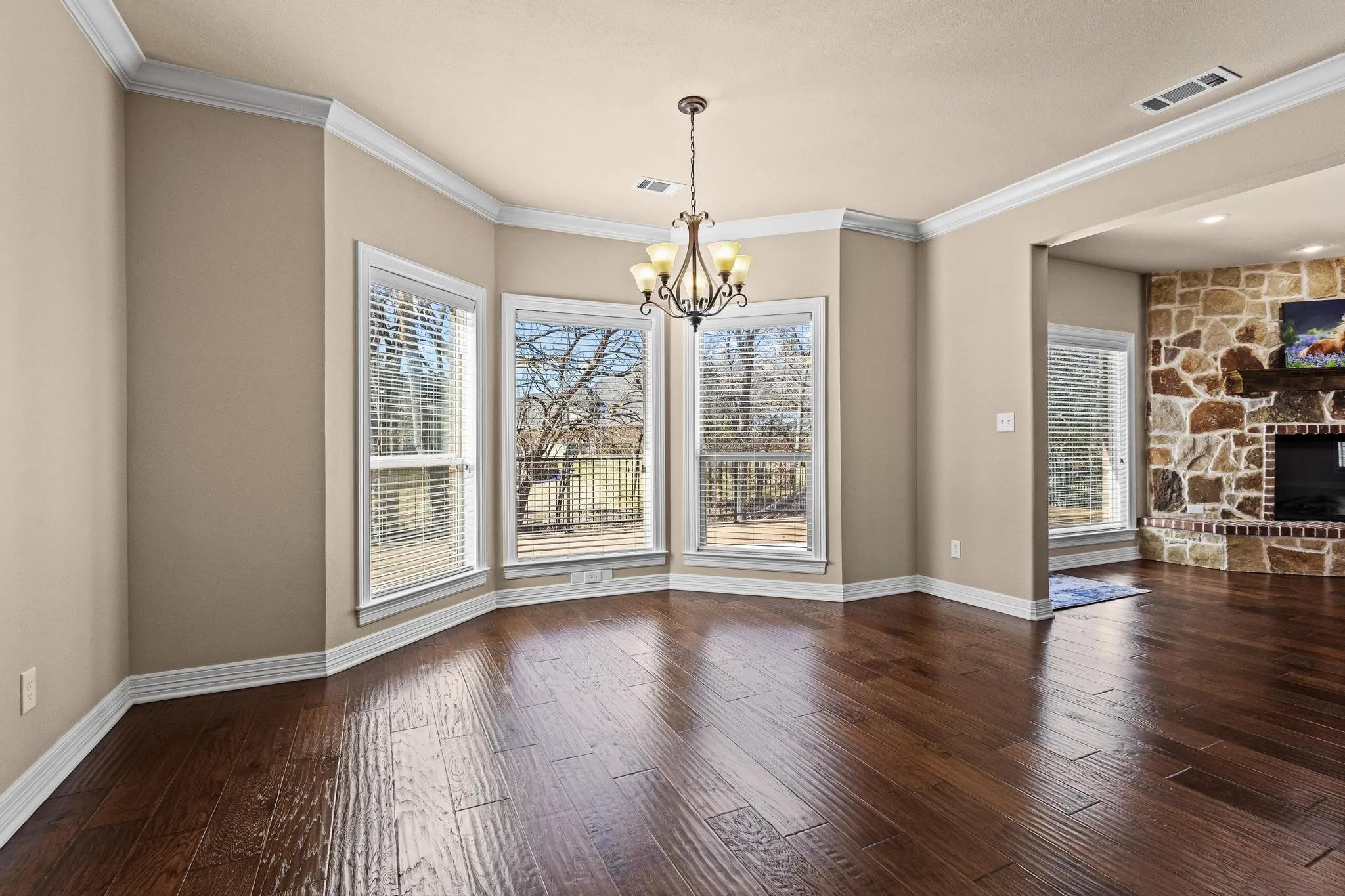 Single Family Residence For Sale in Grayson County , 1028 Addison Avenue, Pottsboro, Texas 75076, 3 Bedroom, 2 Bathroom, 2 Garage spaces, 2,713 Sqft, built in 2017, mls#21171523, Real Estate Agent in Pottsboro, Homes For Sale in Grayson county, Homes For Sale in Pottsboro, Realtor in Pottsboro Texas, Real Estate Brokerage Independent Realty Texas, Luminita Cordes Realtor