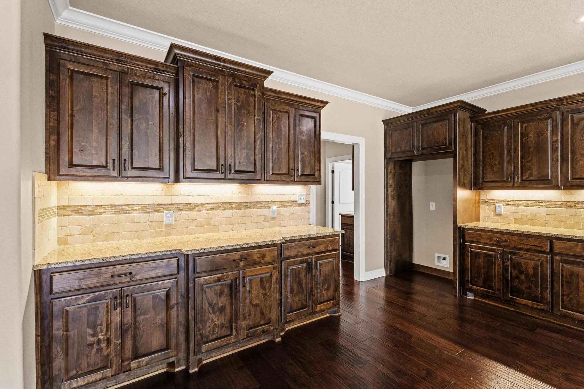 Single Family Residence For Sale in Grayson County , 1028 Addison Avenue, Pottsboro, Texas 75076, 3 Bedroom, 2 Bathroom, 2 Garage spaces, 2,713 Sqft, built in 2017, mls#21171523, Real Estate Agent in Pottsboro, Homes For Sale in Grayson county, Homes For Sale in Pottsboro, Realtor in Pottsboro Texas, Real Estate Brokerage Independent Realty Texas, Luminita Cordes Realtor