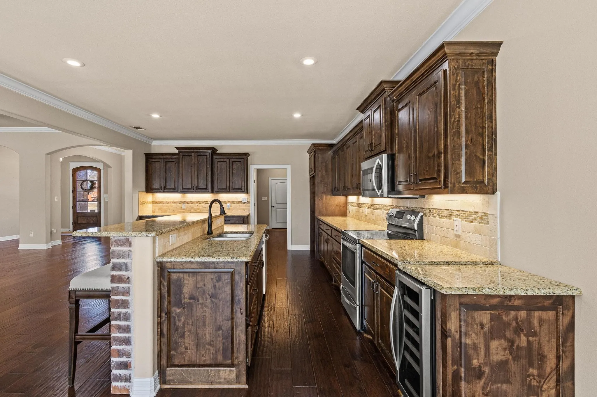 Single Family Residence For Sale in Grayson County , 1028 Addison Avenue, Pottsboro, Texas 75076, 3 Bedroom, 2 Bathroom, 2 Garage spaces, 2,713 Sqft, built in 2017, mls#21171523, Real Estate Agent in Pottsboro, Homes For Sale in Grayson county, Homes For Sale in Pottsboro, Realtor in Pottsboro Texas, Real Estate Brokerage Independent Realty Texas, Luminita Cordes Realtor